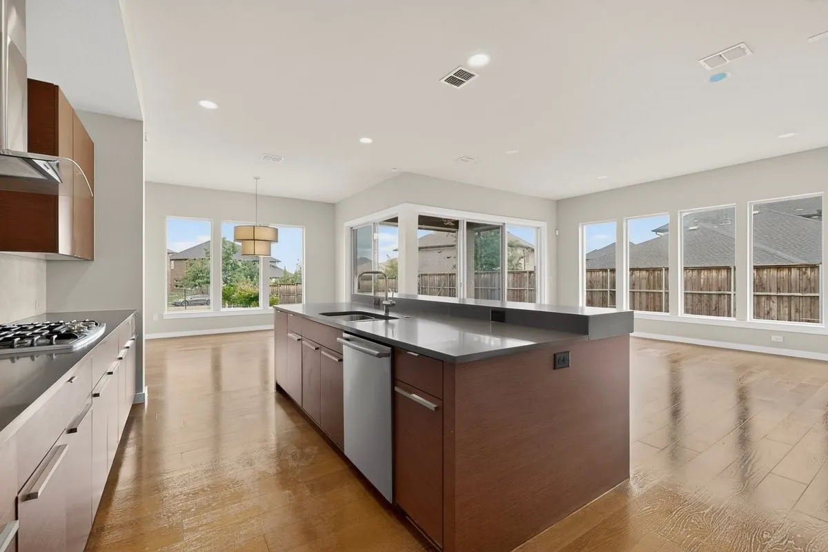 Single Family Residence For Sale in Denton County , 3778 Pistol Creek Drive, Frisco, Texas 75034, 5 Bedroom, 6 Bathroom, 3 Garage spaces, 3,721 Sqft, built in 2017, mls#21297465, Real Estate Agent in Frisco, Homes For Sale in Denton county, Homes For Sale in Frisco, Realtor in Frisco Texas, Real Estate Brokerage Independent Realty Texas, Luminita Cordes Realtor