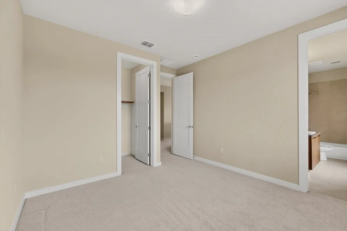 Single Family Residence For Sale in Denton County , 3778 Pistol Creek Drive, Frisco, Texas 75034, 5 Bedroom, 6 Bathroom, 3 Garage spaces, 3,721 Sqft, built in 2017, mls#21297465, Real Estate Agent in Frisco, Homes For Sale in Denton county, Homes For Sale in Frisco, Realtor in Frisco Texas, Real Estate Brokerage Independent Realty Texas, Luminita Cordes Realtor
