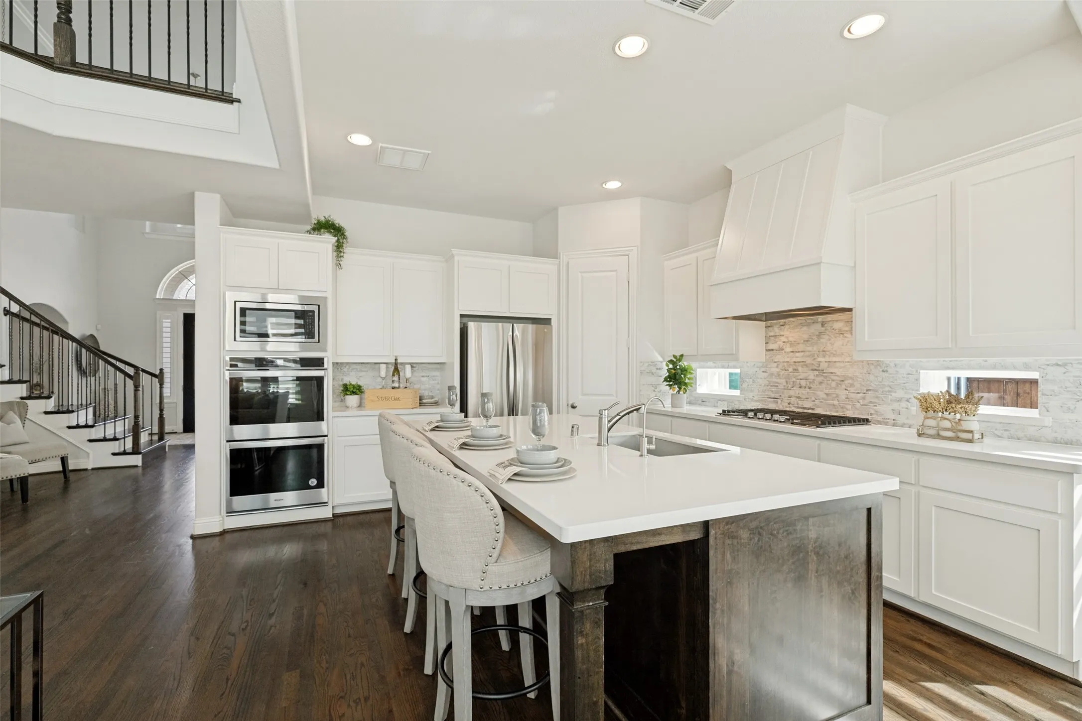 Single Family Residence For Sale in Denton County , 804 Yarrow Street, Little Elm, Texas 75068, 5 Bedroom, 5 Bathroom, 2 Garage spaces, 4,230 Sqft, built in 2021, mls#21287862, Real Estate Agent in Little Elm, Homes For Sale in Denton county, Homes For Sale in Little Elm, Realtor in Little Elm Texas, Real Estate Brokerage Independent Realty Texas, Luminita Cordes Realtor