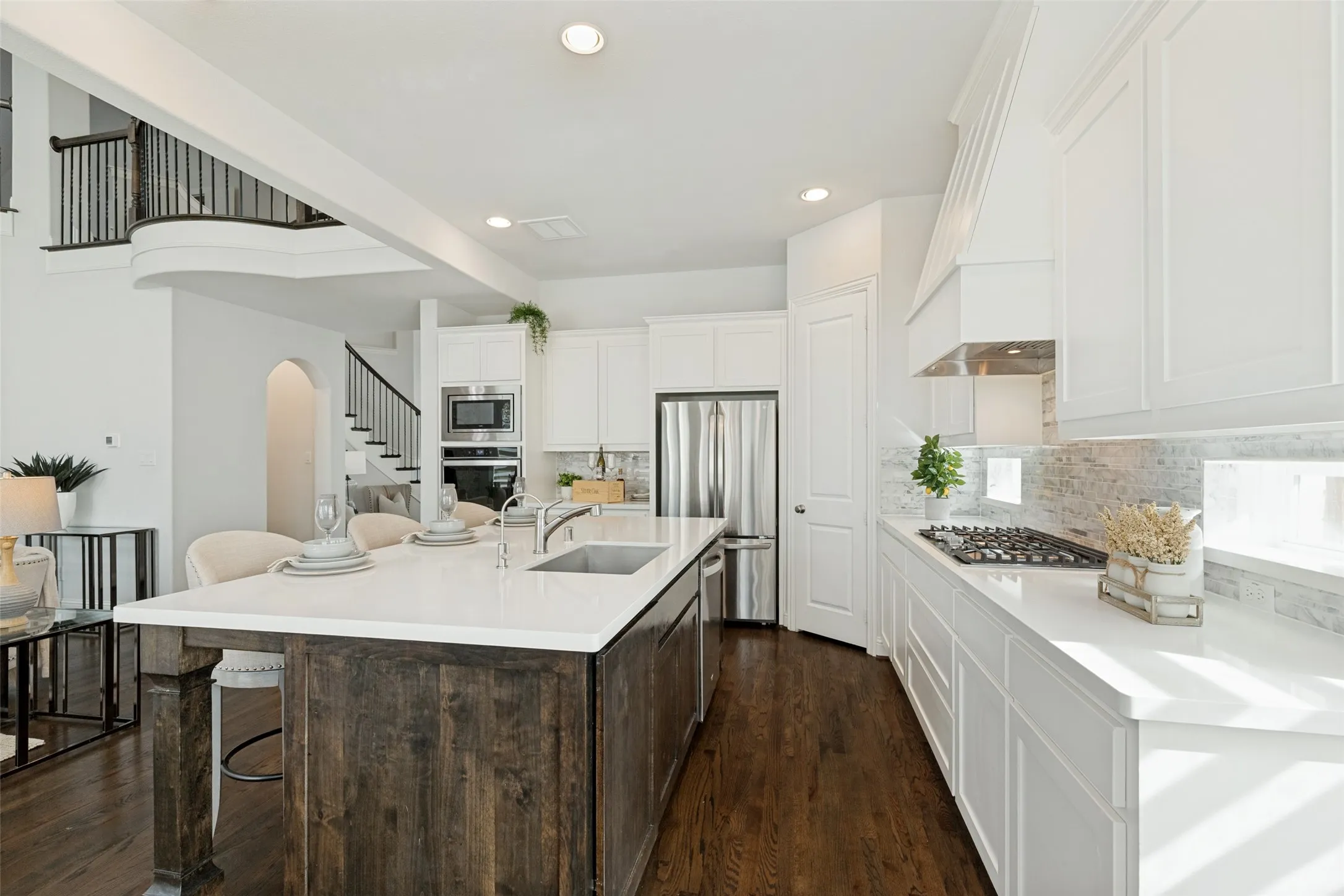 Single Family Residence For Sale in Denton County , 804 Yarrow Street, Little Elm, Texas 75068, 5 Bedroom, 5 Bathroom, 2 Garage spaces, 4,230 Sqft, built in 2021, mls#21287862, Real Estate Agent in Little Elm, Homes For Sale in Denton county, Homes For Sale in Little Elm, Realtor in Little Elm Texas, Real Estate Brokerage Independent Realty Texas, Luminita Cordes Realtor