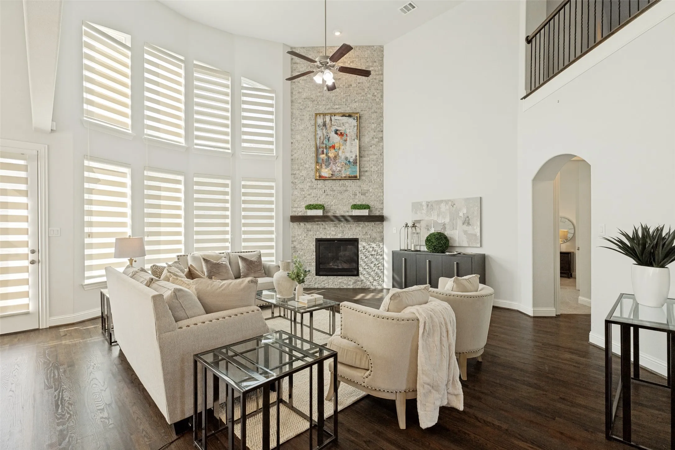 Single Family Residence For Sale in Denton County , 804 Yarrow Street, Little Elm, Texas 75068, 5 Bedroom, 5 Bathroom, 2 Garage spaces, 4,230 Sqft, built in 2021, mls#21287862, Real Estate Agent in Little Elm, Homes For Sale in Denton county, Homes For Sale in Little Elm, Realtor in Little Elm Texas, Real Estate Brokerage Independent Realty Texas, Luminita Cordes Realtor