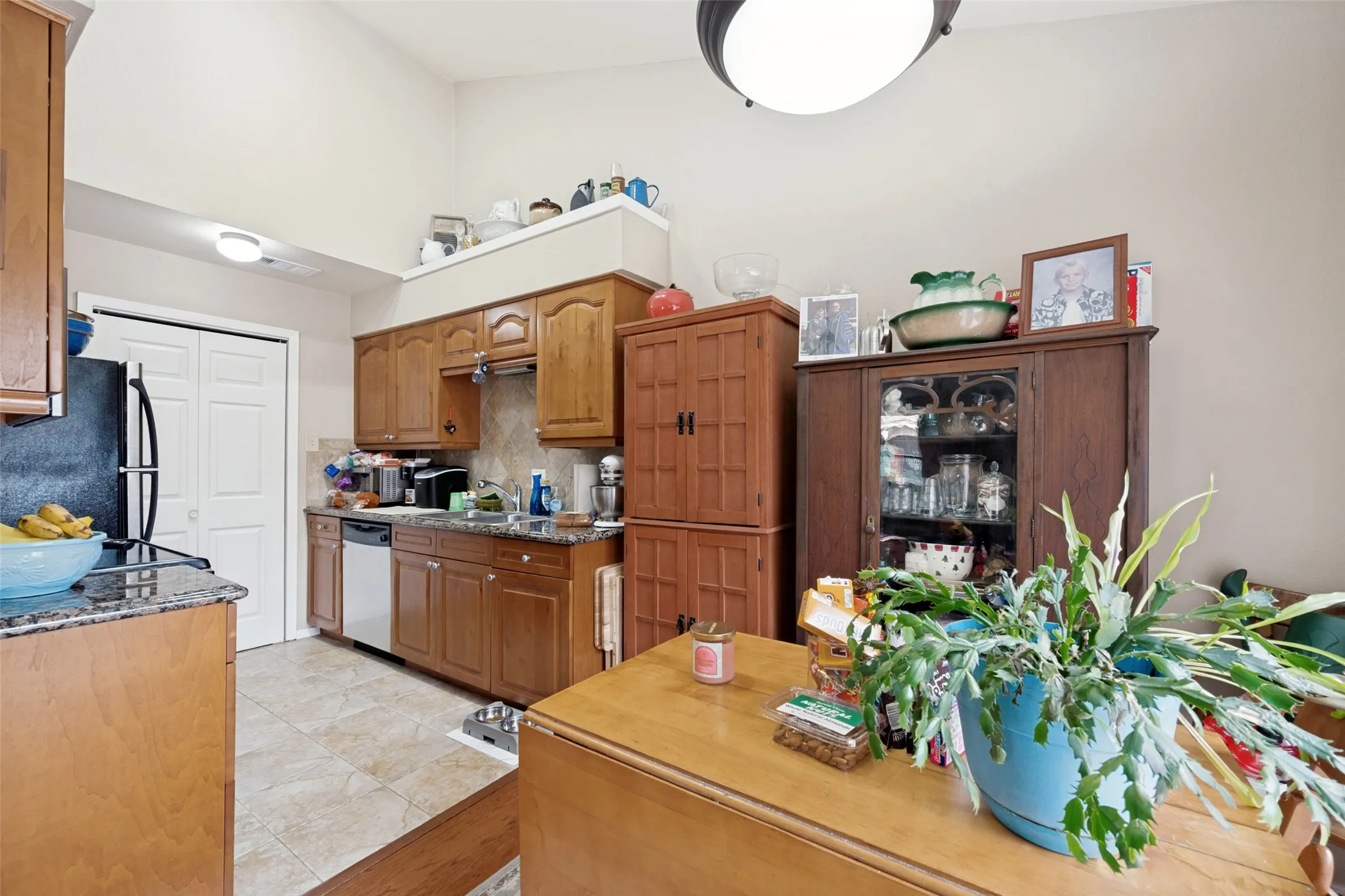 Townhouse For Sale in Tarrant County , 5644 Cedar Creek Drive, Benbrook, Texas 76109, 2 Bedrooms, 2 Bathrooms, Garage spaces, 980 Sqft, built in 1984, Price $189,900, mls#21297214, Real Estate Agent in Benbrook, Homes For Sale in Tarrant county, Homes For Sale in Benbrook, Realtor in Benbrook Texas, Real Estate Brokerage Independent Realty Texas, Luminita Cordes Realtor