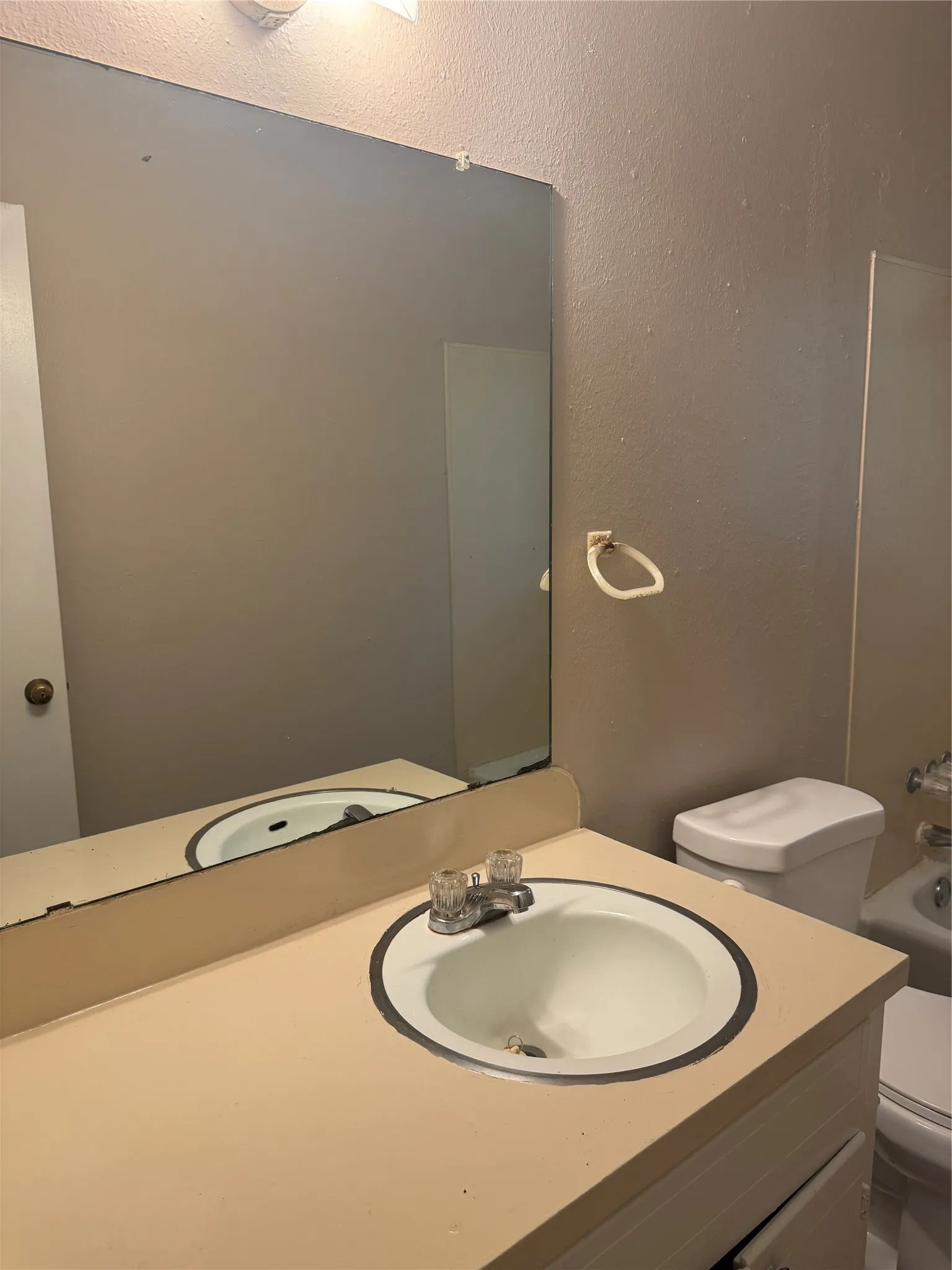 Single Family Residence For Sale in Hunt County , 4414 Roberts Street, Greenville, Texas 75401, 3 Bedroom, 1 Bathroom, Garage spaces, 1,042 Sqft, built in 1965, mls#21296205, Real Estate Agent in Greenville, Homes For Sale in Hunt county, Homes For Sale in Greenville, Realtor in Greenville Texas, Real Estate Brokerage Independent Realty Texas, Luminita Cordes Realtor
