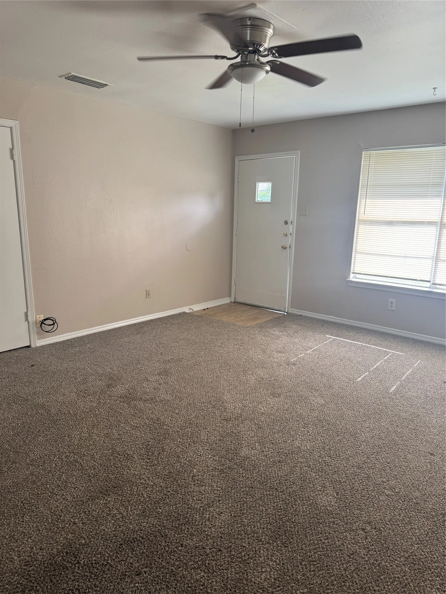 Single Family Residence For Sale in Hunt County , 4414 Roberts Street, Greenville, Texas 75401, 3 Bedroom, 1 Bathroom, Garage spaces, 1,042 Sqft, built in 1965, mls#21296205, Real Estate Agent in Greenville, Homes For Sale in Hunt county, Homes For Sale in Greenville, Realtor in Greenville Texas, Real Estate Brokerage Independent Realty Texas, Luminita Cordes Realtor