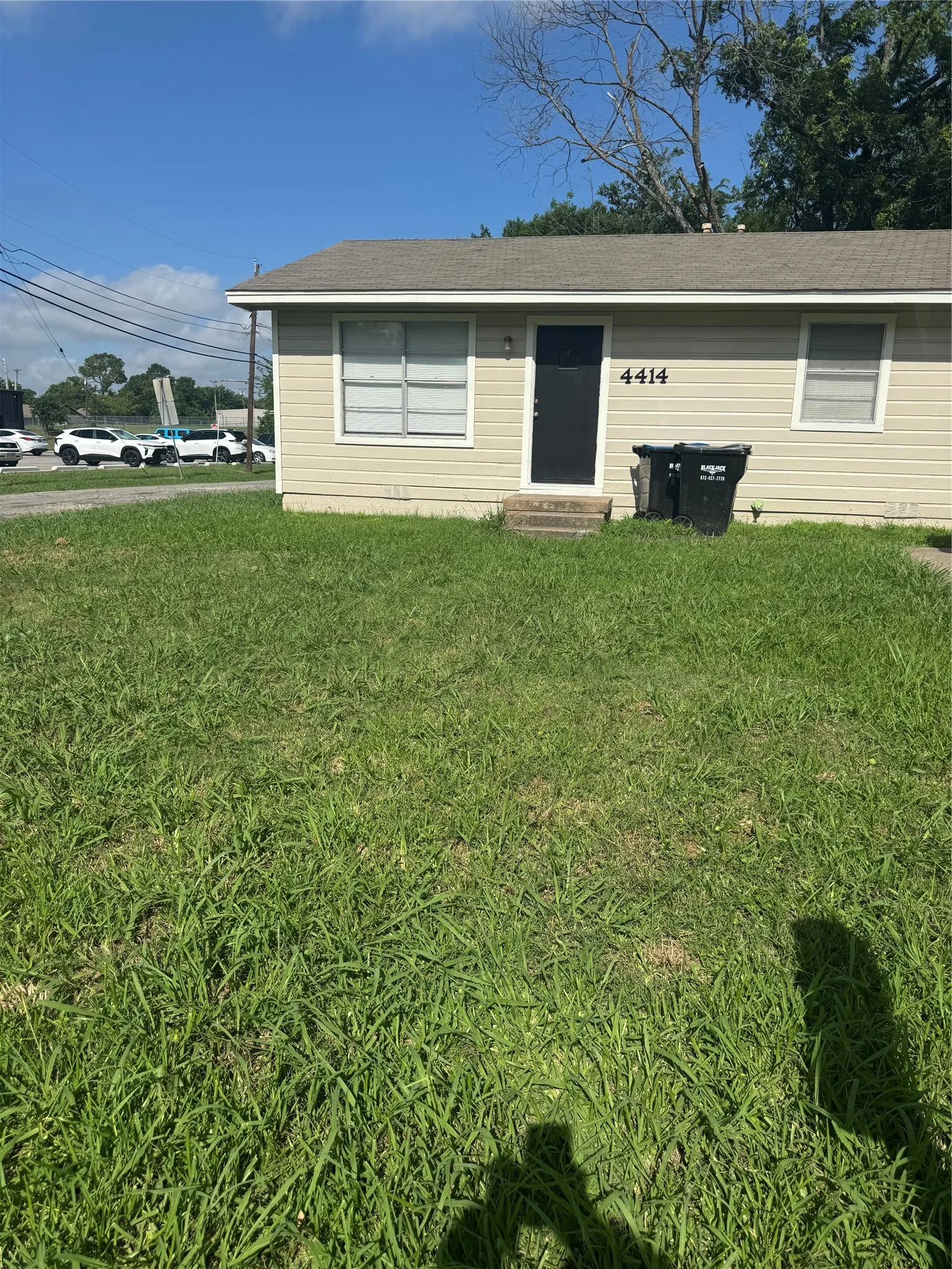 Single Family Residence For Sale in Hunt County , 4414 Roberts Street, Greenville, Texas 75401, 3 Bedroom, 1 Bathroom, Garage spaces, 1,042 Sqft, built in 1965, mls#21296205, Real Estate Agent in Greenville, Homes For Sale in Hunt county, Homes For Sale in Greenville, Realtor in Greenville Texas, Real Estate Brokerage Independent Realty Texas, Luminita Cordes Realtor