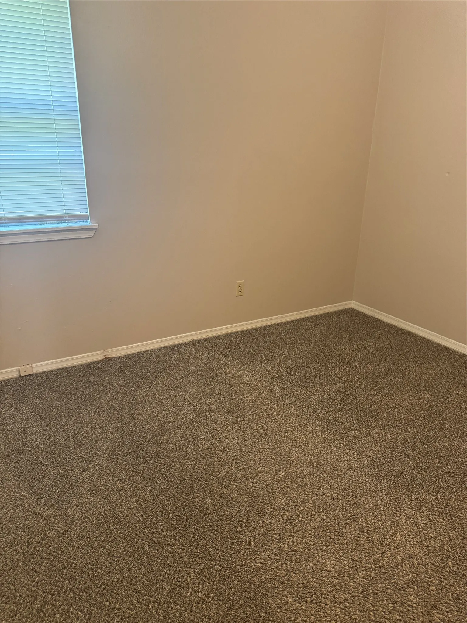 Single Family Residence For Sale in Hunt County , 4414 Roberts Street, Greenville, Texas 75401, 3 Bedroom, 1 Bathroom, Garage spaces, 1,042 Sqft, built in 1965, mls#21296205, Real Estate Agent in Greenville, Homes For Sale in Hunt county, Homes For Sale in Greenville, Realtor in Greenville Texas, Real Estate Brokerage Independent Realty Texas, Luminita Cordes Realtor