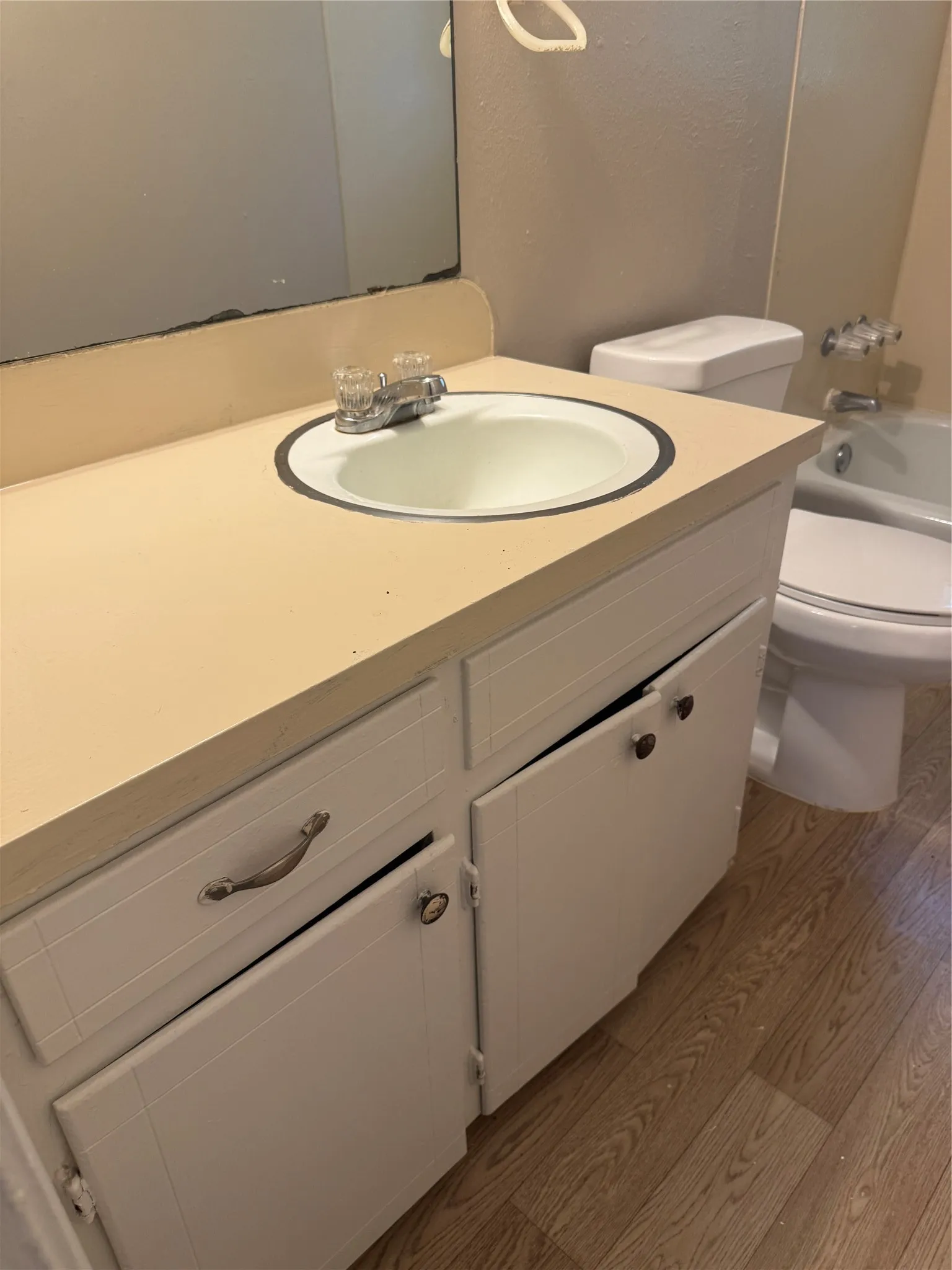Single Family Residence For Sale in Hunt County , 4414 Roberts Street, Greenville, Texas 75401, 3 Bedroom, 1 Bathroom, Garage spaces, 1,042 Sqft, built in 1965, mls#21296205, Real Estate Agent in Greenville, Homes For Sale in Hunt county, Homes For Sale in Greenville, Realtor in Greenville Texas, Real Estate Brokerage Independent Realty Texas, Luminita Cordes Realtor