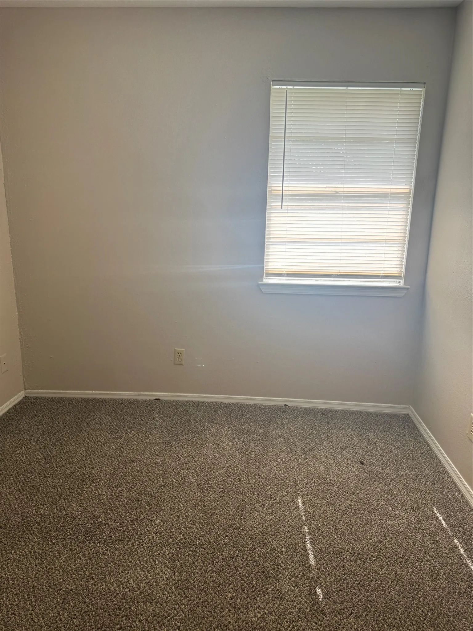 Single Family Residence For Sale in Hunt County , 4414 Roberts Street, Greenville, Texas 75401, 3 Bedroom, 1 Bathroom, Garage spaces, 1,042 Sqft, built in 1965, mls#21296205, Real Estate Agent in Greenville, Homes For Sale in Hunt county, Homes For Sale in Greenville, Realtor in Greenville Texas, Real Estate Brokerage Independent Realty Texas, Luminita Cordes Realtor
