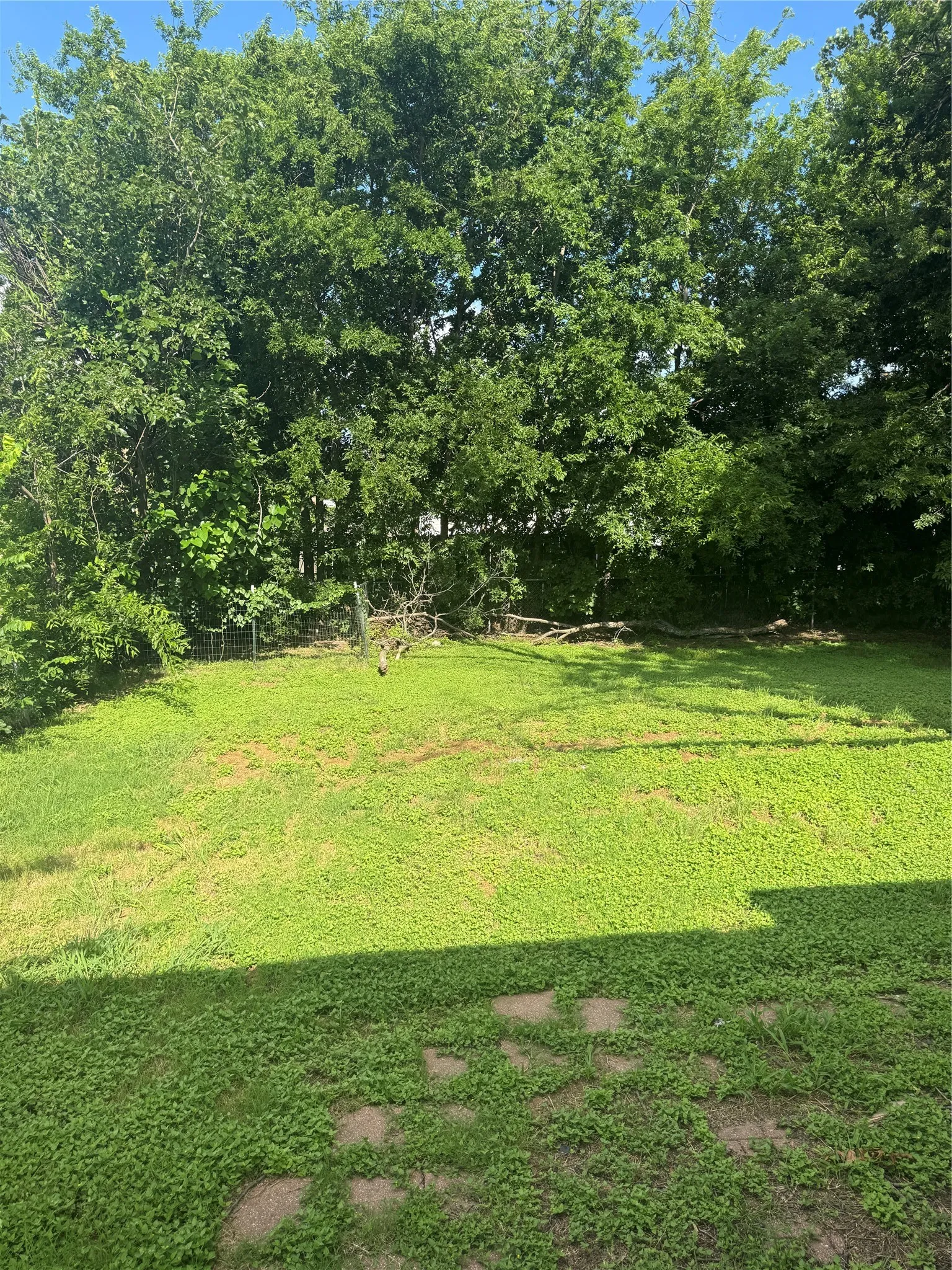 Single Family Residence For Sale in Hunt County , 4414 Roberts Street, Greenville, Texas 75401, 3 Bedroom, 1 Bathroom, Garage spaces, 1,042 Sqft, built in 1965, mls#21296205, Real Estate Agent in Greenville, Homes For Sale in Hunt county, Homes For Sale in Greenville, Realtor in Greenville Texas, Real Estate Brokerage Independent Realty Texas, Luminita Cordes Realtor