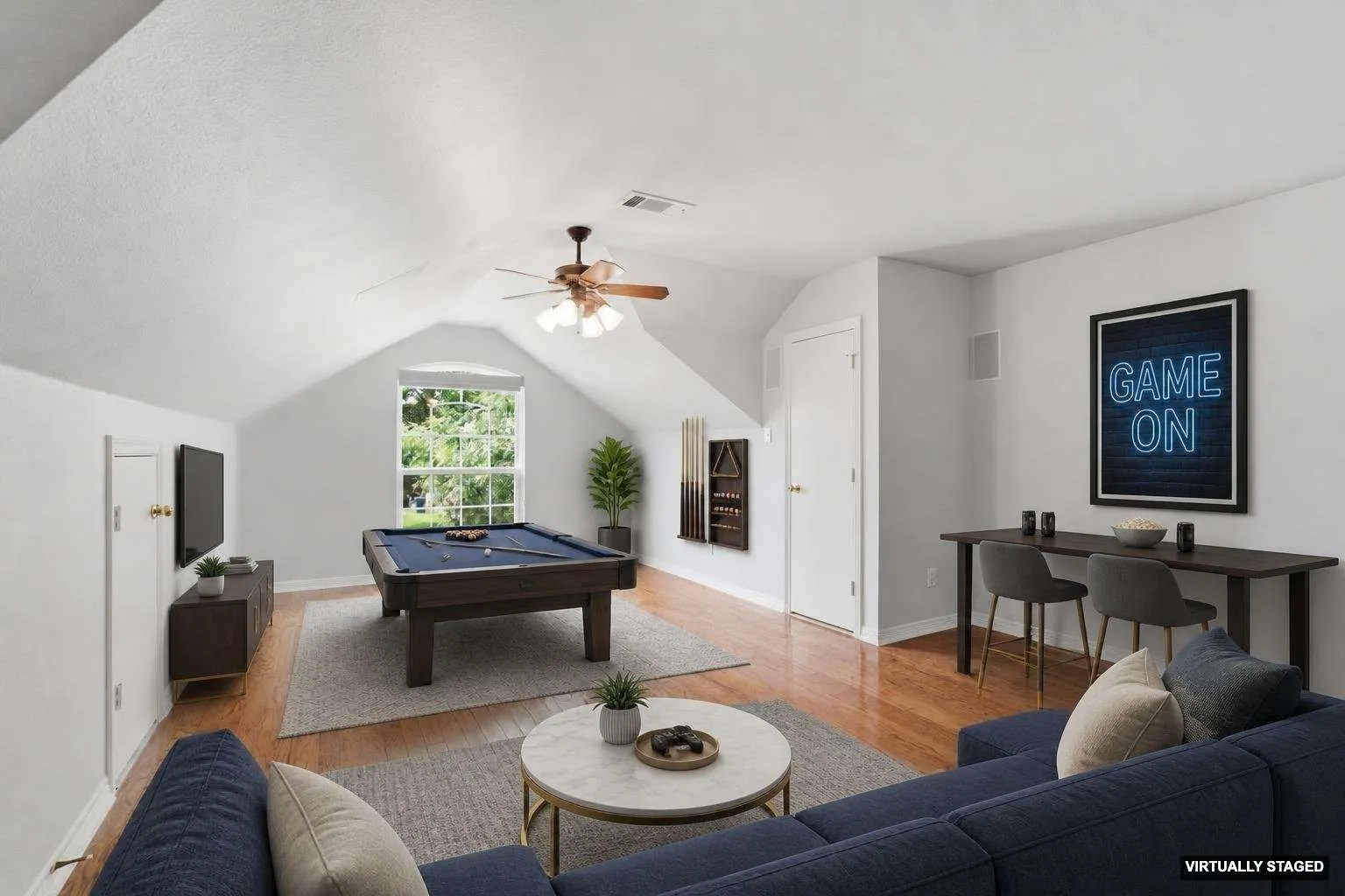 Single Family Residence For Sale in Collin County , 11954 Shoal Creek Drive, Frisco, Texas 75035, 4 Bedroom, 3 Bathroom, 2 Garage spaces, 2,780 Sqft, built in 2000, mls#21254603, Real Estate Agent in Frisco, Homes For Sale in Collin county, Homes For Sale in Frisco, Realtor in Frisco Texas, Real Estate Brokerage Independent Realty Texas, Luminita Cordes Realtor
