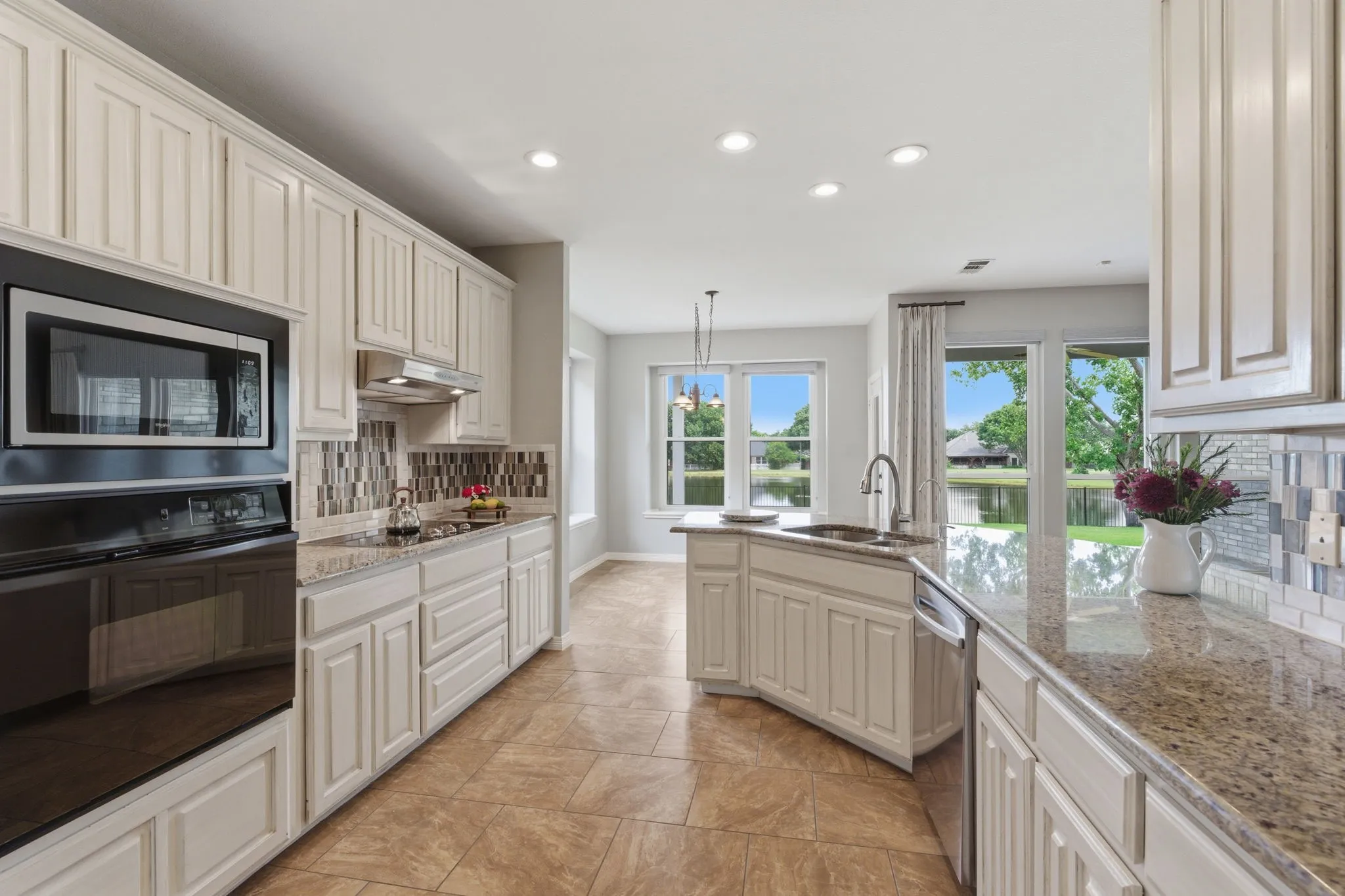 Single Family Residence For Sale in Collin County , 11954 Shoal Creek Drive, Frisco, Texas 75035, 4 Bedroom, 3 Bathroom, 2 Garage spaces, 2,780 Sqft, built in 2000, mls#21254603, Real Estate Agent in Frisco, Homes For Sale in Collin county, Homes For Sale in Frisco, Realtor in Frisco Texas, Real Estate Brokerage Independent Realty Texas, Luminita Cordes Realtor