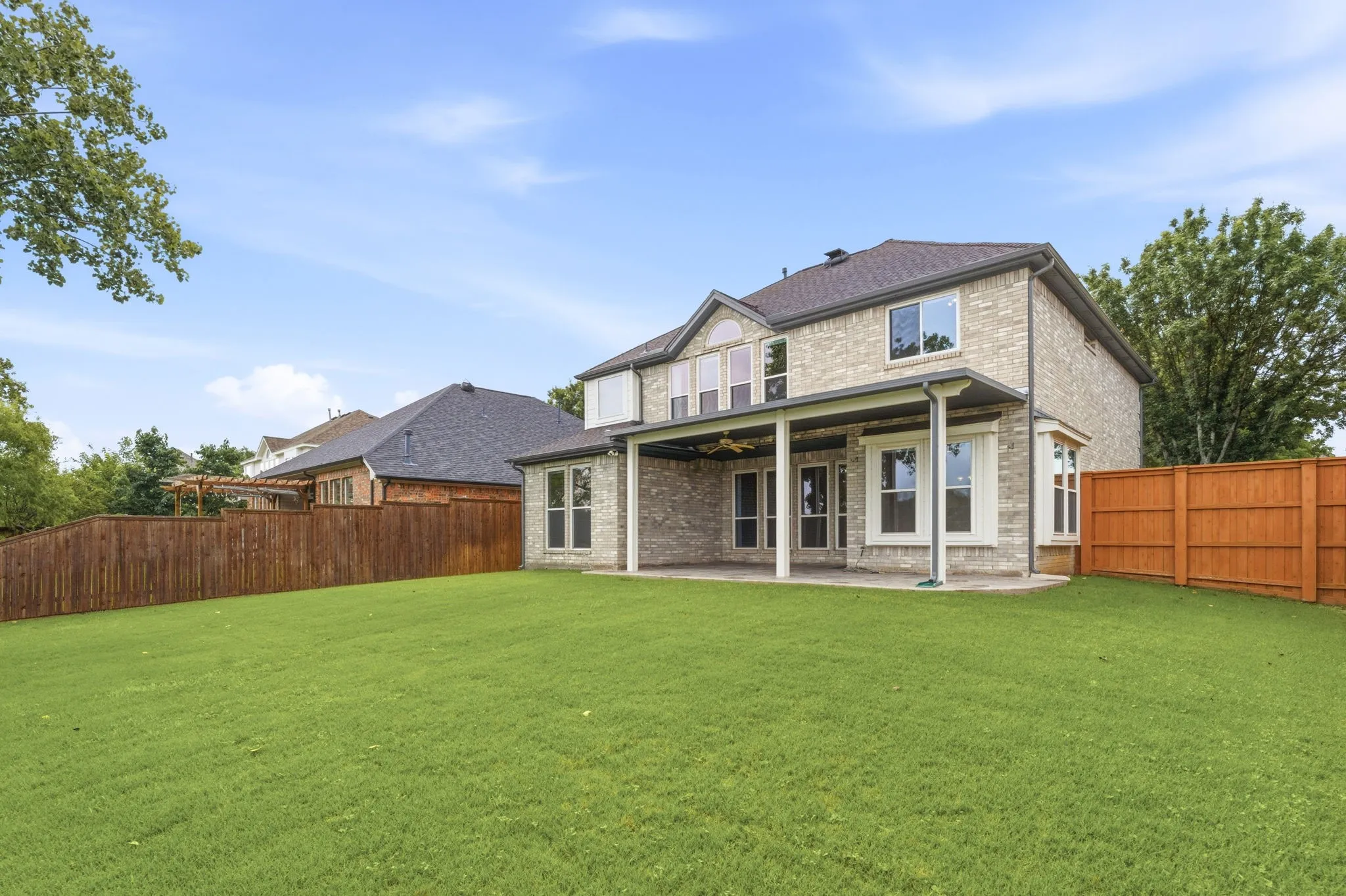 Single Family Residence For Sale in Collin County , 11954 Shoal Creek Drive, Frisco, Texas 75035, 4 Bedroom, 3 Bathroom, 2 Garage spaces, 2,780 Sqft, built in 2000, mls#21254603, Real Estate Agent in Frisco, Homes For Sale in Collin county, Homes For Sale in Frisco, Realtor in Frisco Texas, Real Estate Brokerage Independent Realty Texas, Luminita Cordes Realtor