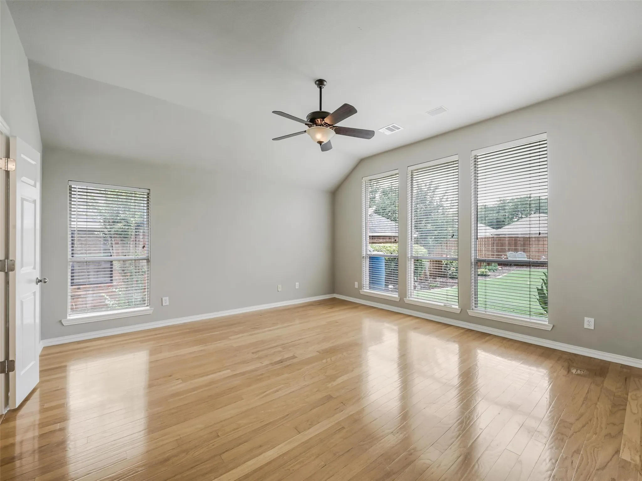 Single Family Residence For Sale in Collin County , 8502 Prescott Circle, Frisco, Texas 75033, 3 Bedroom, 2 Bathroom, 2 Garage spaces, 2,122 Sqft, built in 1996, mls#21283124, Real Estate Agent in Frisco, Homes For Sale in Collin county, Homes For Sale in Frisco, Realtor in Frisco Texas, Real Estate Brokerage Independent Realty Texas, Luminita Cordes Realtor