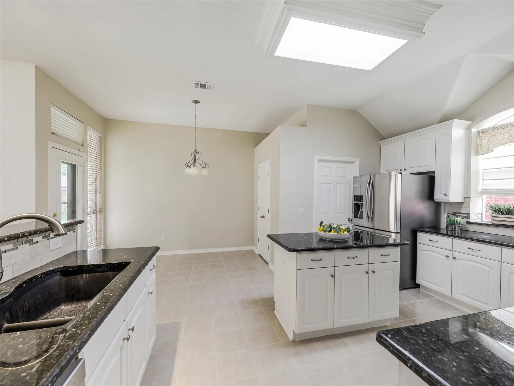 Single Family Residence For Sale in Collin County , 8502 Prescott Circle, Frisco, Texas 75033, 3 Bedroom, 2 Bathroom, 2 Garage spaces, 2,122 Sqft, built in 1996, mls#21283124, Real Estate Agent in Frisco, Homes For Sale in Collin county, Homes For Sale in Frisco, Realtor in Frisco Texas, Real Estate Brokerage Independent Realty Texas, Luminita Cordes Realtor