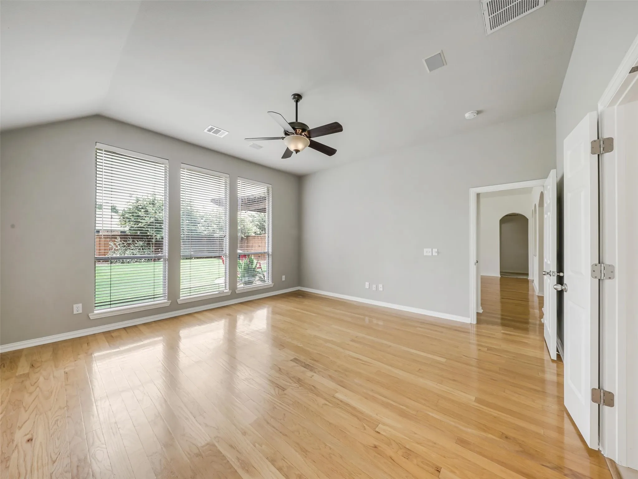 Single Family Residence For Sale in Collin County , 8502 Prescott Circle, Frisco, Texas 75033, 3 Bedroom, 2 Bathroom, 2 Garage spaces, 2,122 Sqft, built in 1996, mls#21283124, Real Estate Agent in Frisco, Homes For Sale in Collin county, Homes For Sale in Frisco, Realtor in Frisco Texas, Real Estate Brokerage Independent Realty Texas, Luminita Cordes Realtor