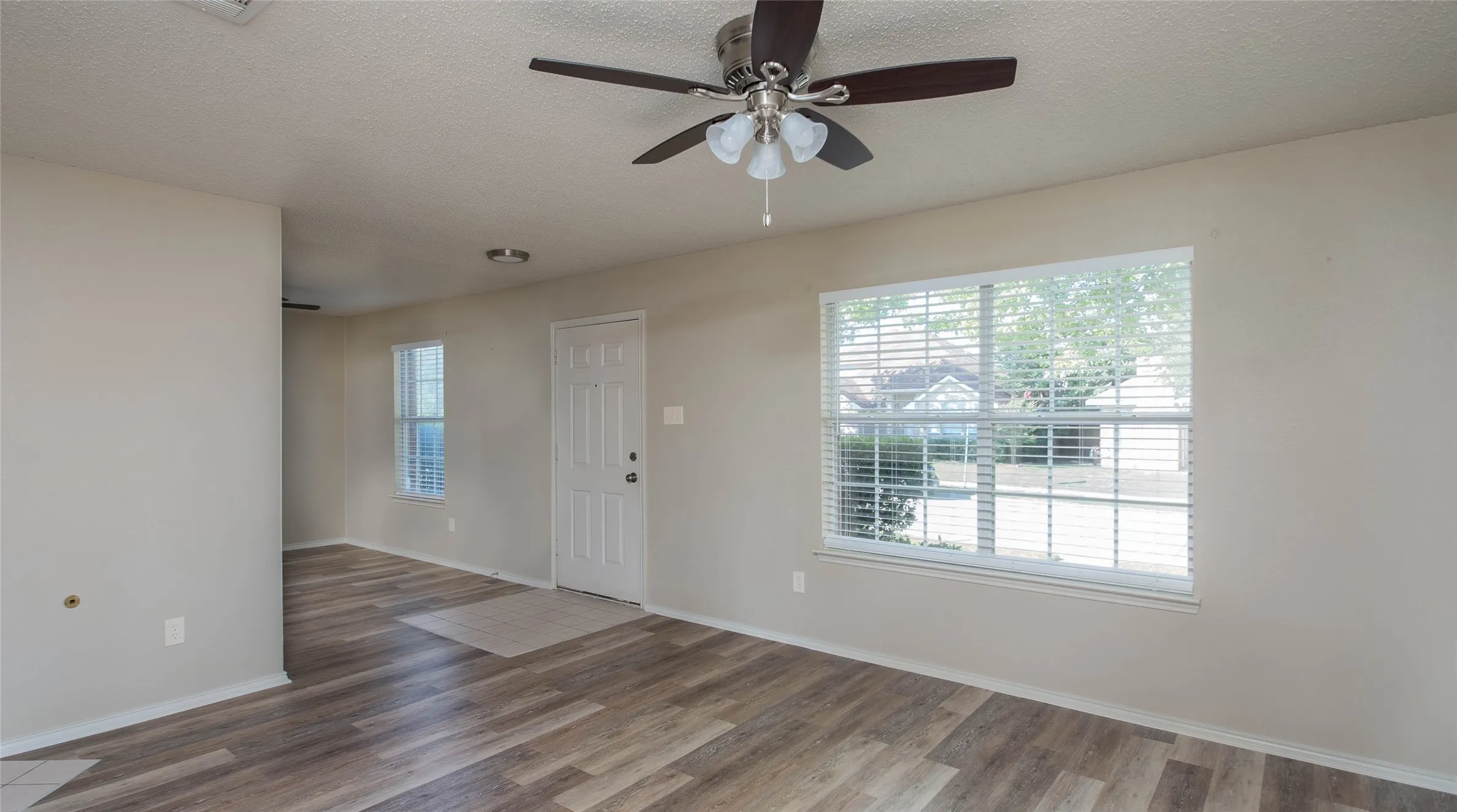Single Family Residence For Rent in Denton County , 901 Elizabeth Drive, Lewisville, Texas 75067, 3 Bedroom, 3 Bathroom, 2 Garage spaces, 1,770 Sqft, built in 1999, Price $2,400, mls#21296257, Real Estate Agent in Lewisville, Homes For Rent in Denton county, Homes For Rent in Lewisville, Realtor in Lewisville Texas, Real Estate Brokerage Independent Realty Texas, Luminita Cordes Realtor