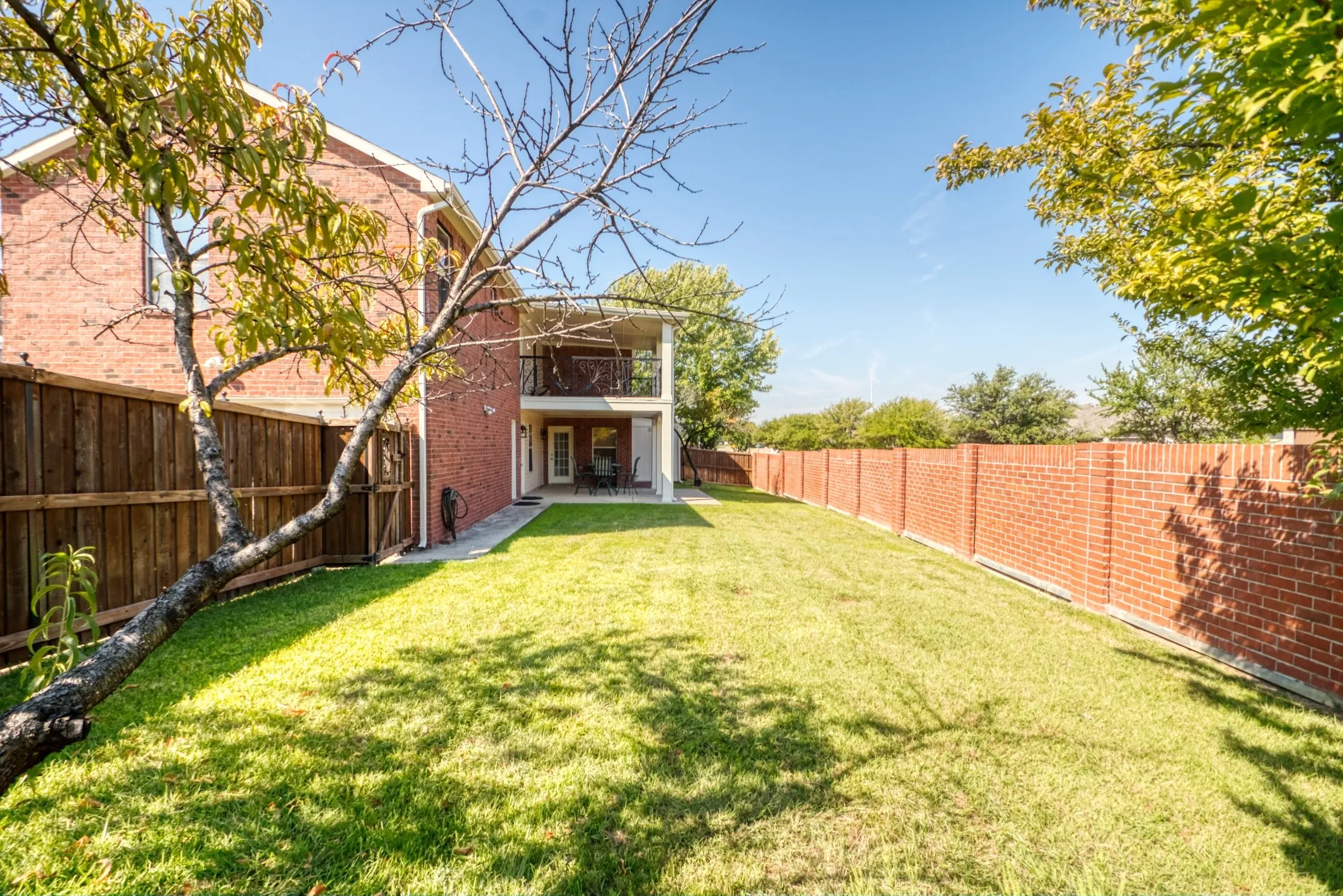 Single Family Residence For Rent in Denton County , 901 Elizabeth Drive, Lewisville, Texas 75067, 3 Bedroom, 3 Bathroom, 2 Garage spaces, 1,770 Sqft, built in 1999, Price $2,400, mls#21296257, Real Estate Agent in Lewisville, Homes For Rent in Denton county, Homes For Rent in Lewisville, Realtor in Lewisville Texas, Real Estate Brokerage Independent Realty Texas, Luminita Cordes Realtor