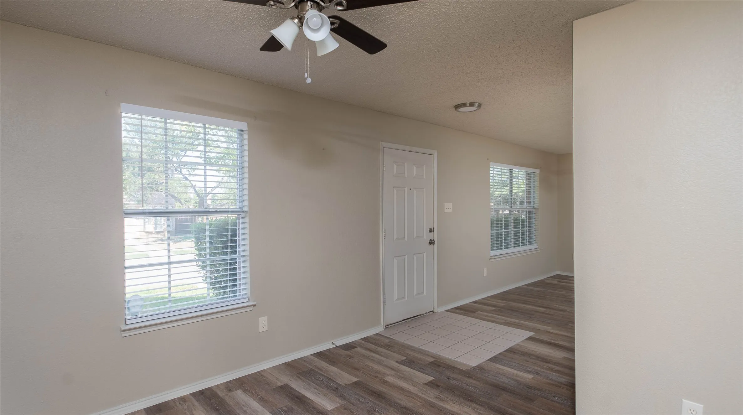 Single Family Residence For Rent in Denton County , 901 Elizabeth Drive, Lewisville, Texas 75067, 3 Bedroom, 3 Bathroom, 2 Garage spaces, 1,770 Sqft, built in 1999, Price $2,400, mls#21296257, Real Estate Agent in Lewisville, Homes For Rent in Denton county, Homes For Rent in Lewisville, Realtor in Lewisville Texas, Real Estate Brokerage Independent Realty Texas, Luminita Cordes Realtor