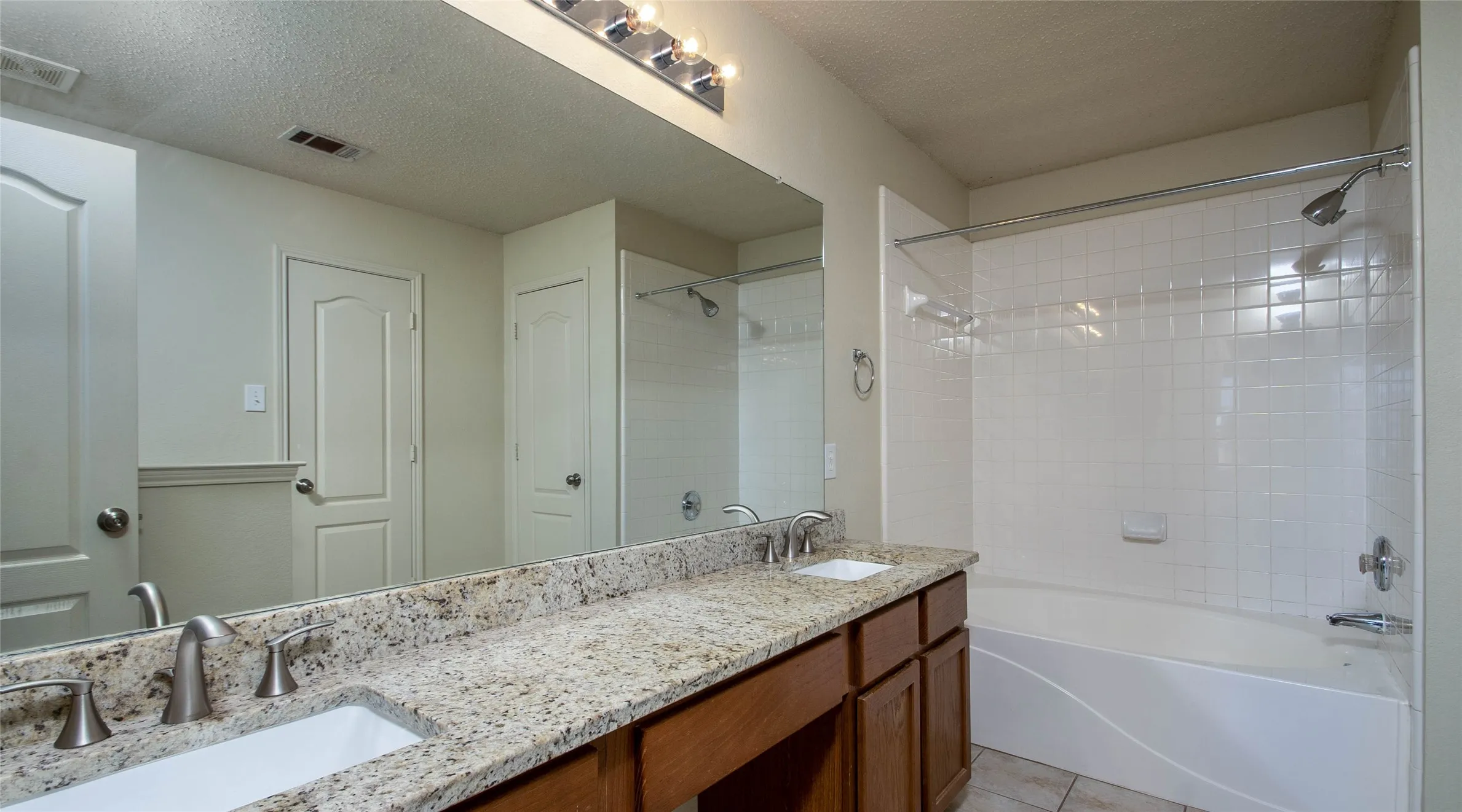 Single Family Residence For Rent in Denton County , 901 Elizabeth Drive, Lewisville, Texas 75067, 3 Bedroom, 3 Bathroom, 2 Garage spaces, 1,770 Sqft, built in 1999, Price $2,400, mls#21296257, Real Estate Agent in Lewisville, Homes For Rent in Denton county, Homes For Rent in Lewisville, Realtor in Lewisville Texas, Real Estate Brokerage Independent Realty Texas, Luminita Cordes Realtor
