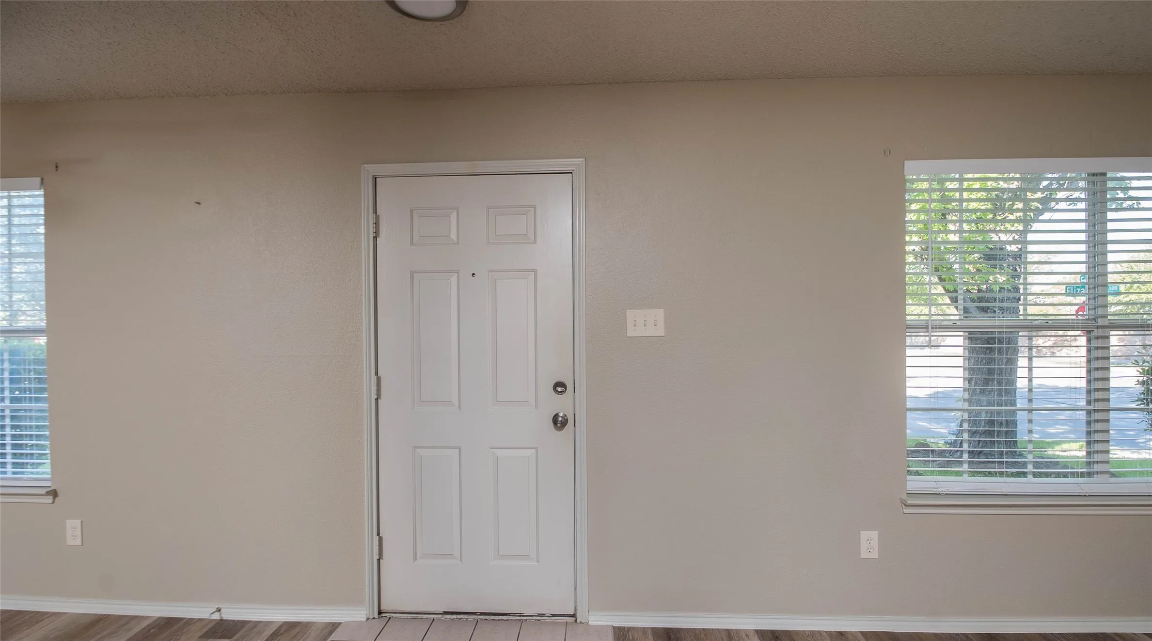Single Family Residence For Rent in Denton County , 901 Elizabeth Drive, Lewisville, Texas 75067, 3 Bedroom, 3 Bathroom, 2 Garage spaces, 1,770 Sqft, built in 1999, Price $2,400, mls#21296257, Real Estate Agent in Lewisville, Homes For Rent in Denton county, Homes For Rent in Lewisville, Realtor in Lewisville Texas, Real Estate Brokerage Independent Realty Texas, Luminita Cordes Realtor