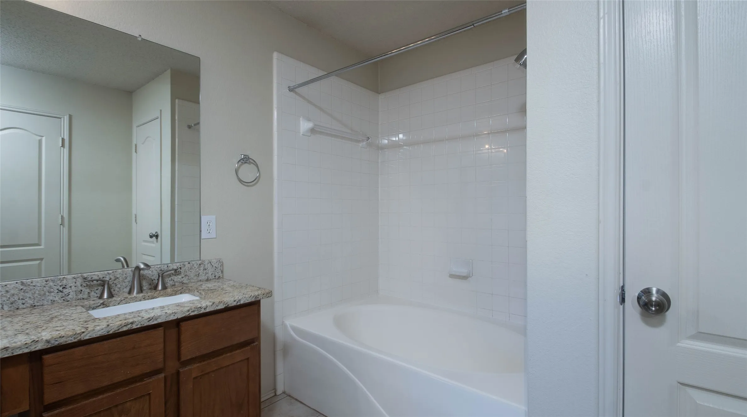 Single Family Residence For Rent in Denton County , 901 Elizabeth Drive, Lewisville, Texas 75067, 3 Bedroom, 3 Bathroom, 2 Garage spaces, 1,770 Sqft, built in 1999, Price $2,400, mls#21296257, Real Estate Agent in Lewisville, Homes For Rent in Denton county, Homes For Rent in Lewisville, Realtor in Lewisville Texas, Real Estate Brokerage Independent Realty Texas, Luminita Cordes Realtor