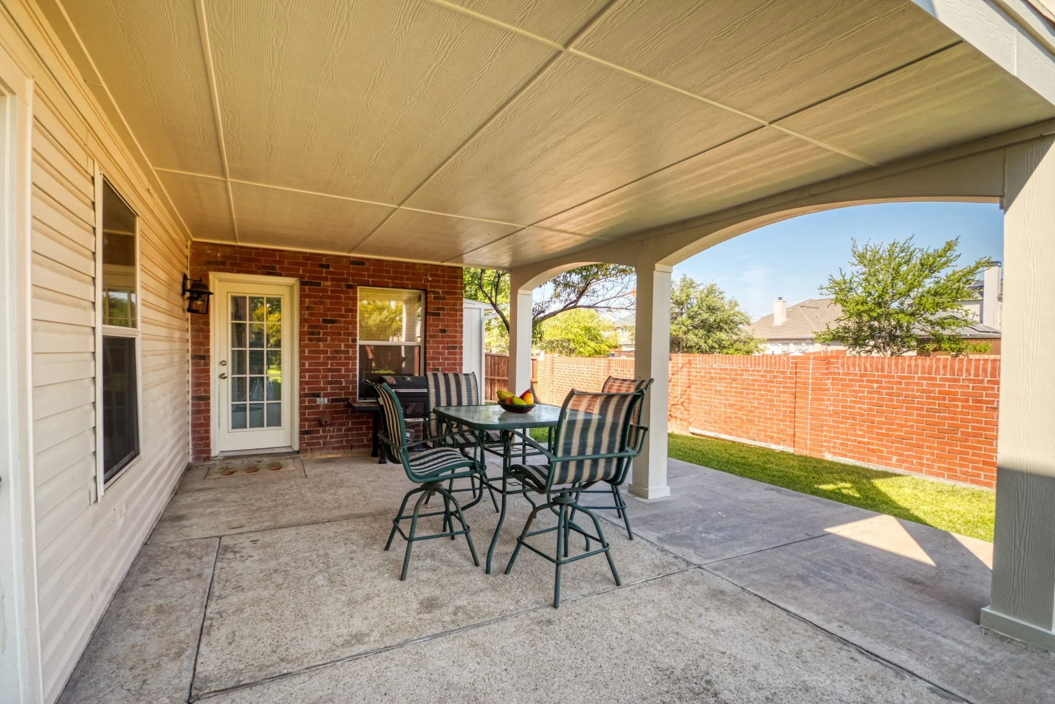 Single Family Residence For Rent in Denton County , 901 Elizabeth Drive, Lewisville, Texas 75067, 3 Bedroom, 3 Bathroom, 2 Garage spaces, 1,770 Sqft, built in 1999, Price $2,400, mls#21296257, Real Estate Agent in Lewisville, Homes For Rent in Denton county, Homes For Rent in Lewisville, Realtor in Lewisville Texas, Real Estate Brokerage Independent Realty Texas, Luminita Cordes Realtor