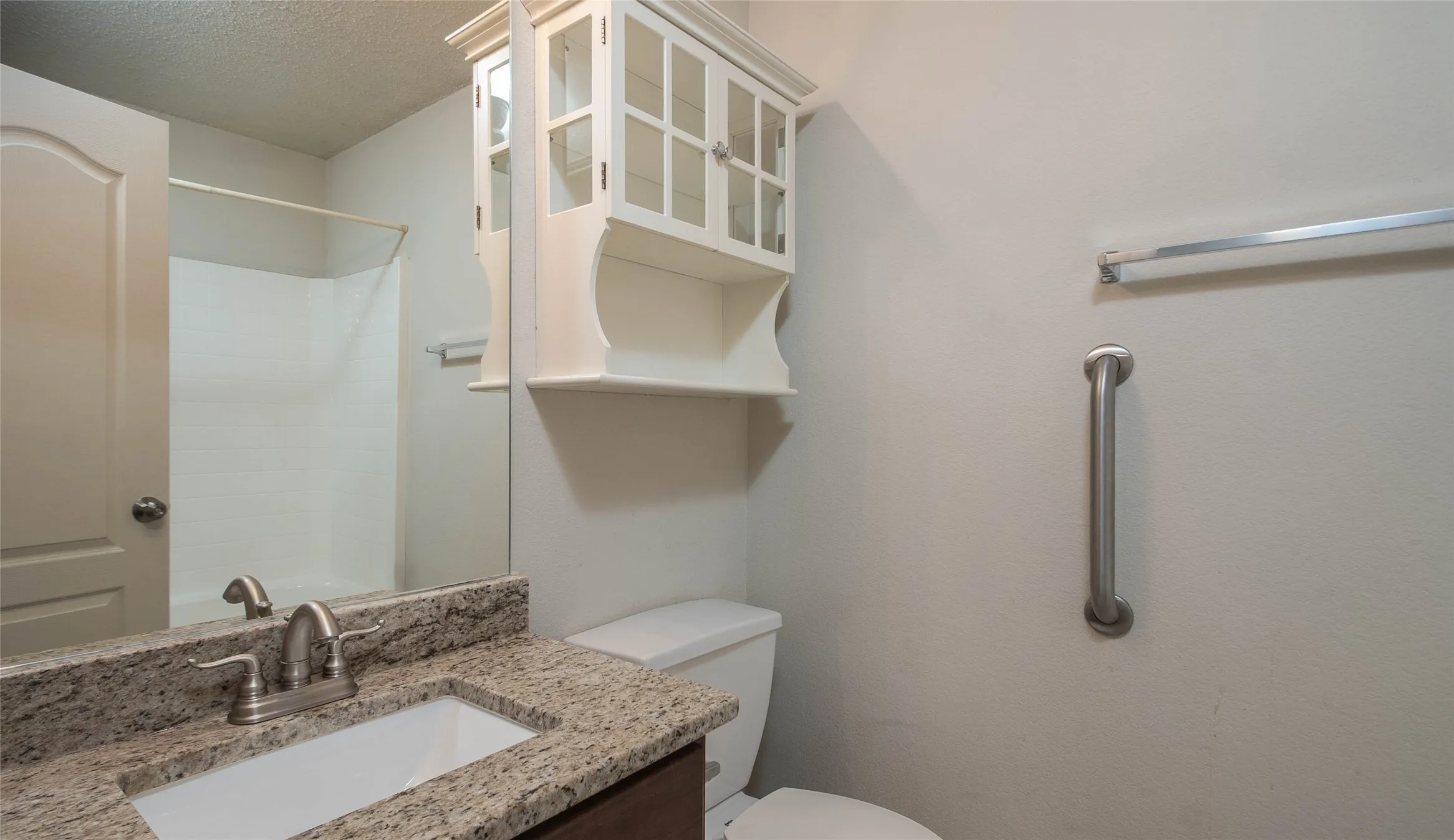 Single Family Residence For Rent in Denton County , 901 Elizabeth Drive, Lewisville, Texas 75067, 3 Bedroom, 3 Bathroom, 2 Garage spaces, 1,770 Sqft, built in 1999, Price $2,400, mls#21296257, Real Estate Agent in Lewisville, Homes For Rent in Denton county, Homes For Rent in Lewisville, Realtor in Lewisville Texas, Real Estate Brokerage Independent Realty Texas, Luminita Cordes Realtor