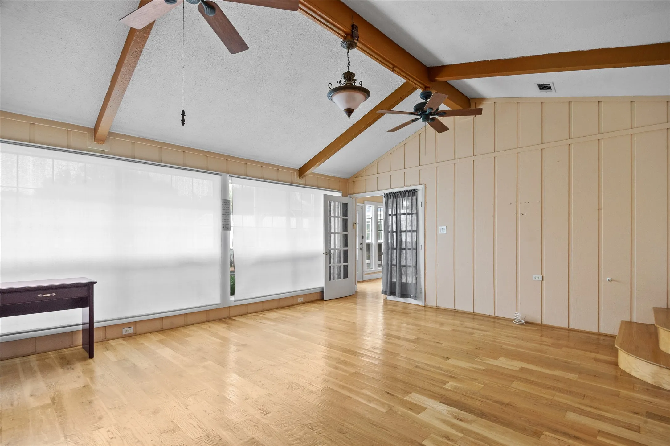 Single Family Residence For Sale in Dallas County , 5110 Miller Heights Drive, Rowlett, Texas 75088, 4 Bedroom, 3 Bathroom, Garage spaces, 3,525 Sqft, built in 1959, mls#21297249, Real Estate Agent in Rowlett, Homes For Sale in Dallas county, Homes For Sale in Rowlett, Realtor in Rowlett Texas, Real Estate Brokerage Independent Realty Texas, Luminita Cordes Realtor