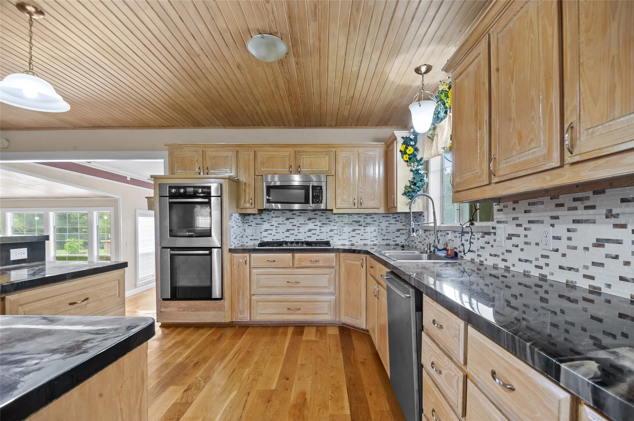 Single Family Residence For Sale in Dallas County , 5110 Miller Heights Drive, Rowlett, Texas 75088, 4 Bedroom, 3 Bathroom, Garage spaces, 3,525 Sqft, built in 1959, mls#21297249, Real Estate Agent in Rowlett, Homes For Sale in Dallas county, Homes For Sale in Rowlett, Realtor in Rowlett Texas, Real Estate Brokerage Independent Realty Texas, Luminita Cordes Realtor