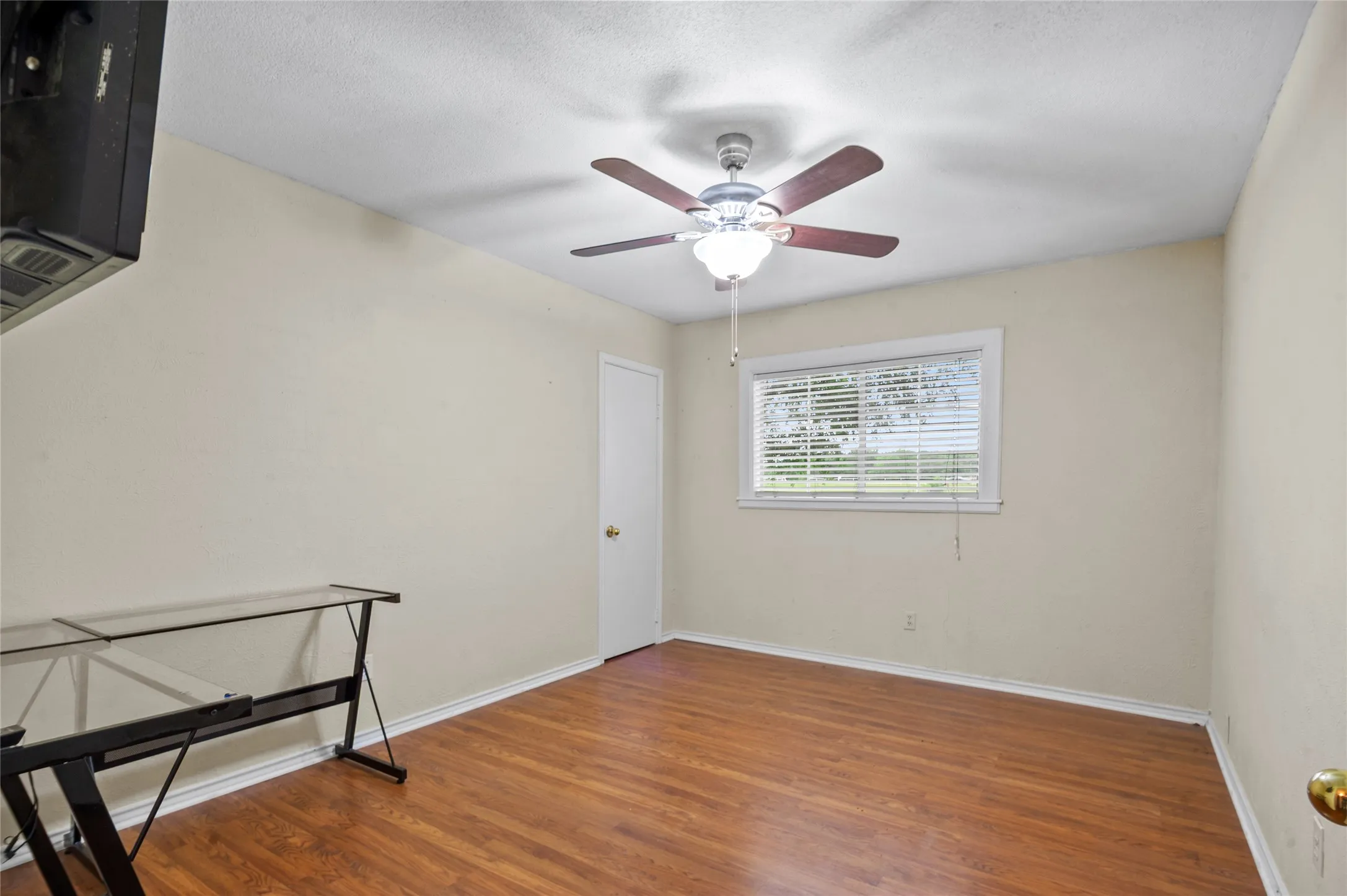 Single Family Residence For Sale in Dallas County , 5110 Miller Heights Drive, Rowlett, Texas 75088, 4 Bedroom, 3 Bathroom, Garage spaces, 3,525 Sqft, built in 1959, mls#21297249, Real Estate Agent in Rowlett, Homes For Sale in Dallas county, Homes For Sale in Rowlett, Realtor in Rowlett Texas, Real Estate Brokerage Independent Realty Texas, Luminita Cordes Realtor