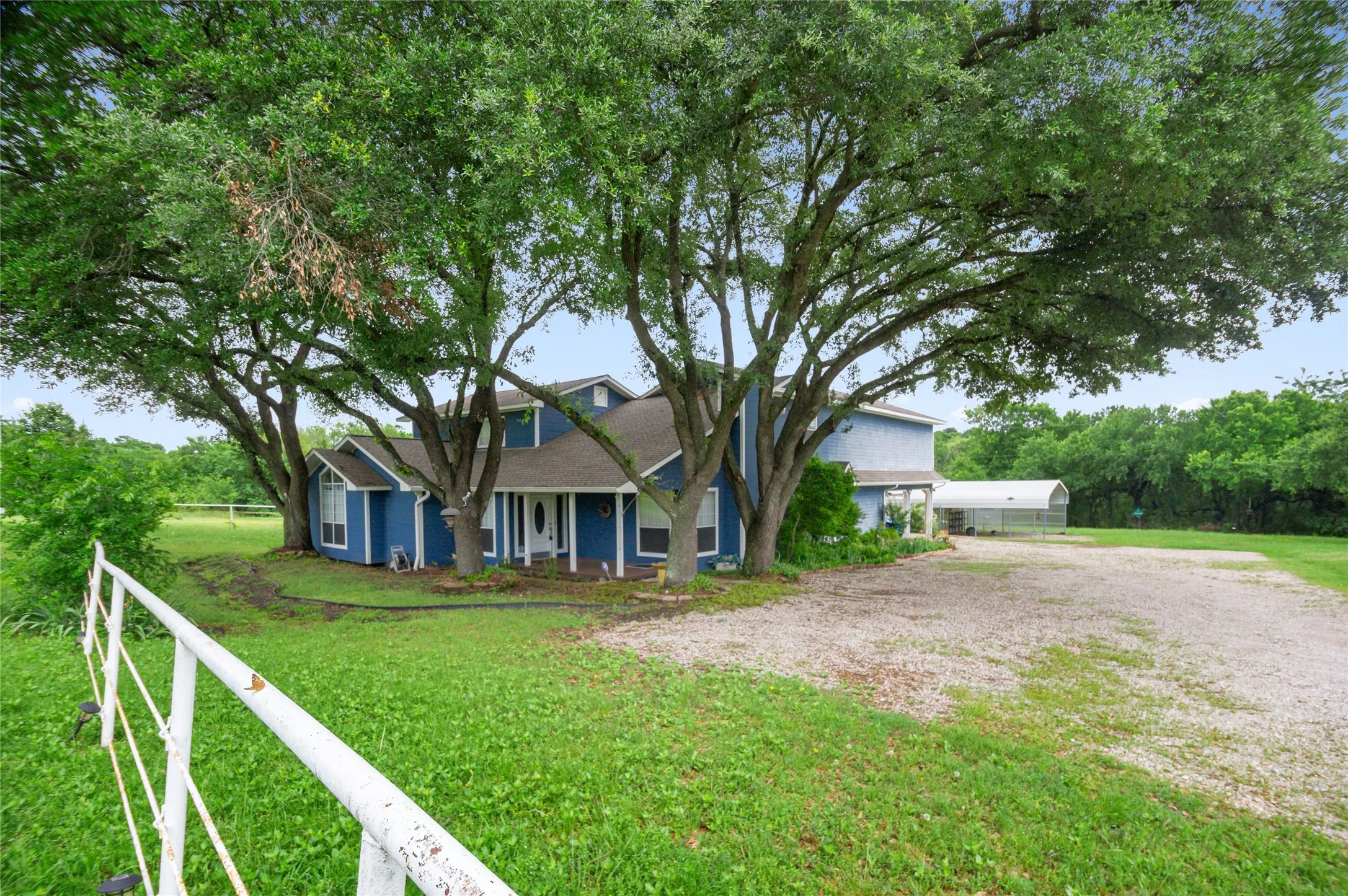 Single Family Residence For Sale in Dallas County , 5110 Miller Heights Drive, Rowlett, Texas 75088, 4 Bedroom, 3 Bathroom, Garage spaces, 3,525 Sqft, built in 1959, mls#21297249, Real Estate Agent in Rowlett, Homes For Sale in Dallas county, Homes For Sale in Rowlett, Realtor in Rowlett Texas, Real Estate Brokerage Independent Realty Texas, Luminita Cordes Realtor