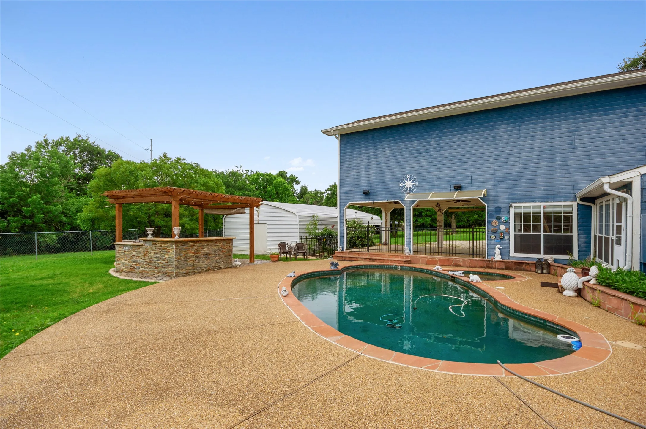 Single Family Residence For Sale in Dallas County , 5110 Miller Heights Drive, Rowlett, Texas 75088, 4 Bedroom, 3 Bathroom, Garage spaces, 3,525 Sqft, built in 1959, mls#21297249, Real Estate Agent in Rowlett, Homes For Sale in Dallas county, Homes For Sale in Rowlett, Realtor in Rowlett Texas, Real Estate Brokerage Independent Realty Texas, Luminita Cordes Realtor
