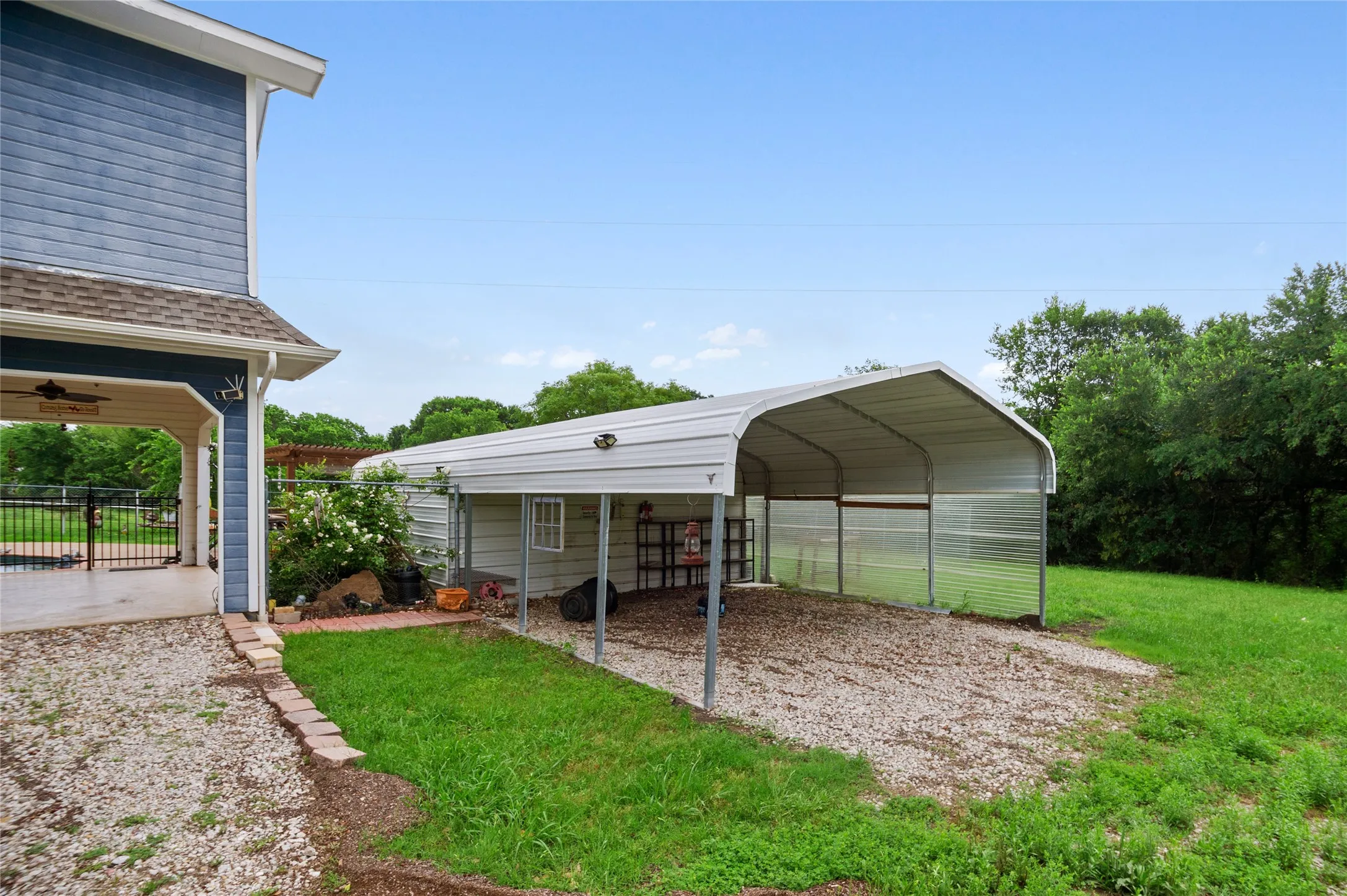 Single Family Residence For Sale in Dallas County , 5110 Miller Heights Drive, Rowlett, Texas 75088, 4 Bedroom, 3 Bathroom, Garage spaces, 3,525 Sqft, built in 1959, mls#21297249, Real Estate Agent in Rowlett, Homes For Sale in Dallas county, Homes For Sale in Rowlett, Realtor in Rowlett Texas, Real Estate Brokerage Independent Realty Texas, Luminita Cordes Realtor