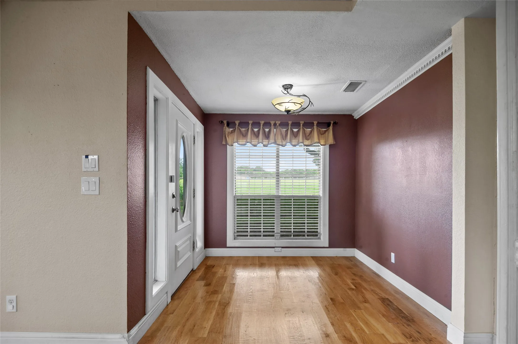 Single Family Residence For Sale in Dallas County , 5110 Miller Heights Drive, Rowlett, Texas 75088, 4 Bedroom, 3 Bathroom, Garage spaces, 3,525 Sqft, built in 1959, mls#21297249, Real Estate Agent in Rowlett, Homes For Sale in Dallas county, Homes For Sale in Rowlett, Realtor in Rowlett Texas, Real Estate Brokerage Independent Realty Texas, Luminita Cordes Realtor