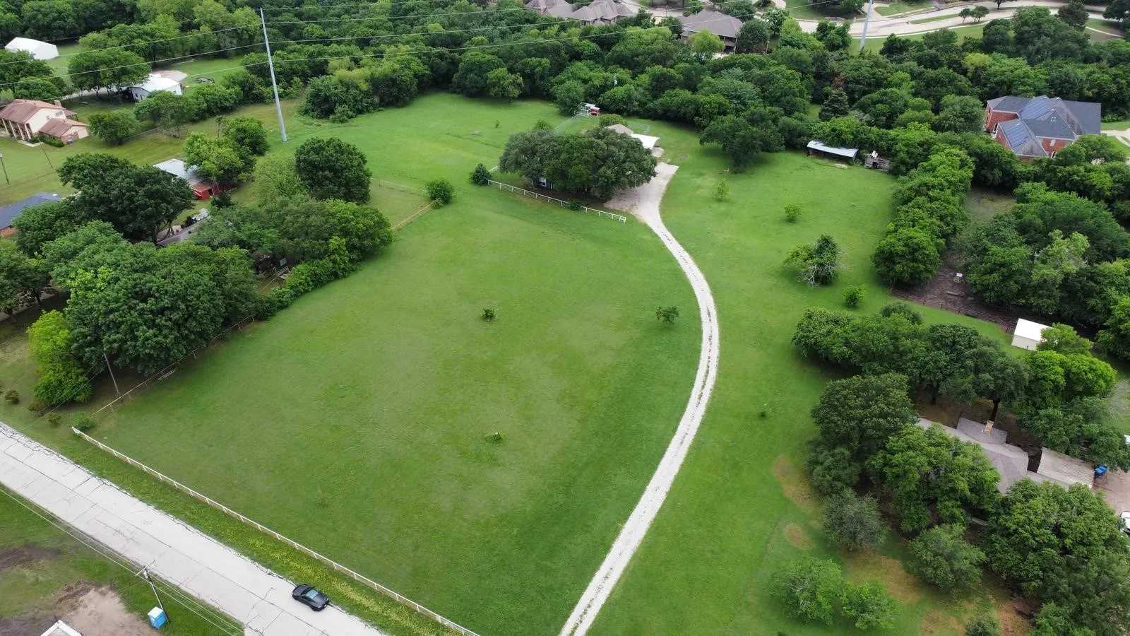 Single Family Residence For Sale in Dallas County , 5110 Miller Heights Drive, Rowlett, Texas 75088, 4 Bedroom, 3 Bathroom, Garage spaces, 3,525 Sqft, built in 1959, mls#21297249, Real Estate Agent in Rowlett, Homes For Sale in Dallas county, Homes For Sale in Rowlett, Realtor in Rowlett Texas, Real Estate Brokerage Independent Realty Texas, Luminita Cordes Realtor