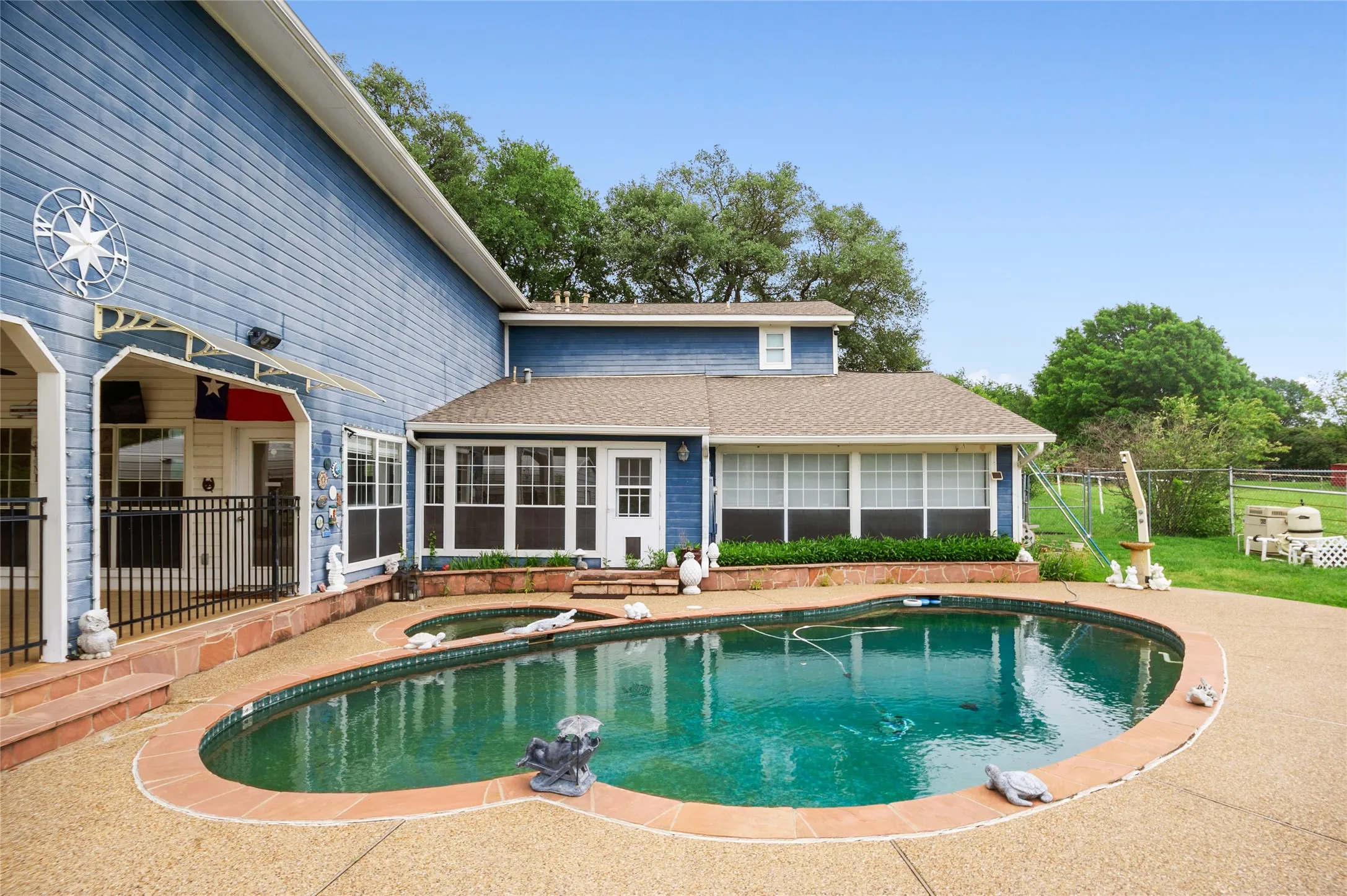 Single Family Residence For Sale in Dallas County , 5110 Miller Heights Drive, Rowlett, Texas 75088, 4 Bedroom, 3 Bathroom, Garage spaces, 3,525 Sqft, built in 1959, mls#21297249, Real Estate Agent in Rowlett, Homes For Sale in Dallas county, Homes For Sale in Rowlett, Realtor in Rowlett Texas, Real Estate Brokerage Independent Realty Texas, Luminita Cordes Realtor