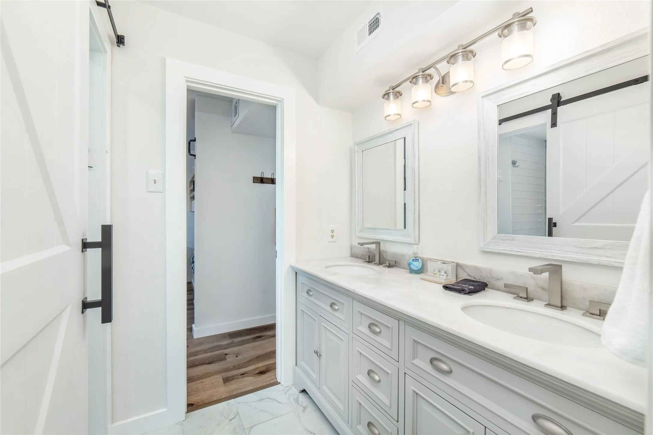 Single Family Residence For Sale in Henderson County , 2100 Mason Lane, Tool, Texas 75143, 4 Bedroom, 3 Bathroom, Garage spaces, 2,136 Sqft, built in 1969, mls#21296802, Real Estate Agent in Tool, Homes For Sale in Henderson county, Homes For Sale in Tool, Realtor in Tool Texas, Real Estate Brokerage Independent Realty Texas, Luminita Cordes Realtor