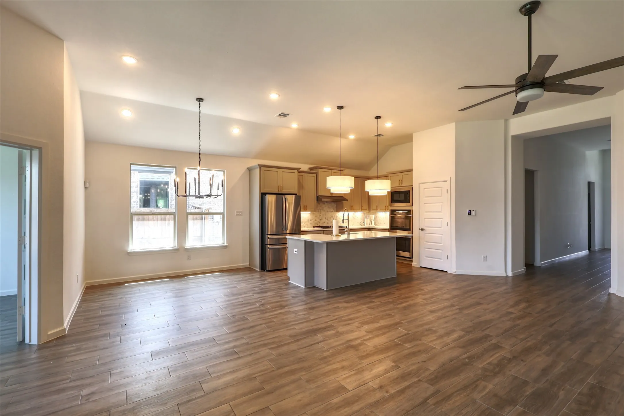 Single Family Residence For Sale in Collin County , 3111 Eagle Lane, Melissa, Texas 75454, 4 Bedroom, 3 Bathroom, 2 Garage spaces, 2,339 Sqft, built in 2021, mls#21297102, Real Estate Agent in Melissa, Homes For Sale in Collin county, Homes For Sale in Melissa, Realtor in Melissa Texas, Real Estate Brokerage Independent Realty Texas, Luminita Cordes Realtor