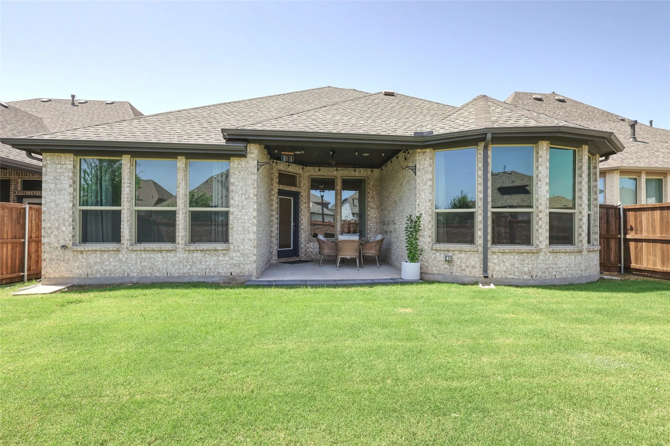 Single Family Residence For Sale in Collin County , 3111 Eagle Lane, Melissa, Texas 75454, 4 Bedroom, 3 Bathroom, 2 Garage spaces, 2,339 Sqft, built in 2021, mls#21297102, Real Estate Agent in Melissa, Homes For Sale in Collin county, Homes For Sale in Melissa, Realtor in Melissa Texas, Real Estate Brokerage Independent Realty Texas, Luminita Cordes Realtor