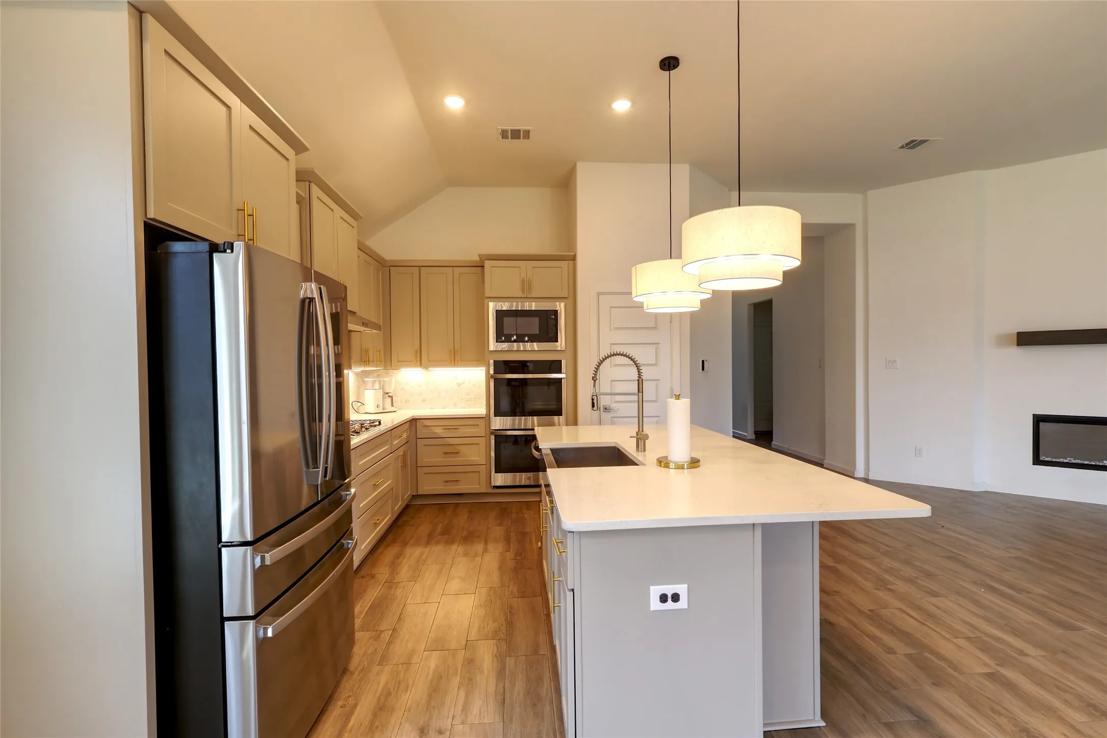 Single Family Residence For Sale in Collin County , 3111 Eagle Lane, Melissa, Texas 75454, 4 Bedroom, 3 Bathroom, 2 Garage spaces, 2,339 Sqft, built in 2021, mls#21297102, Real Estate Agent in Melissa, Homes For Sale in Collin county, Homes For Sale in Melissa, Realtor in Melissa Texas, Real Estate Brokerage Independent Realty Texas, Luminita Cordes Realtor