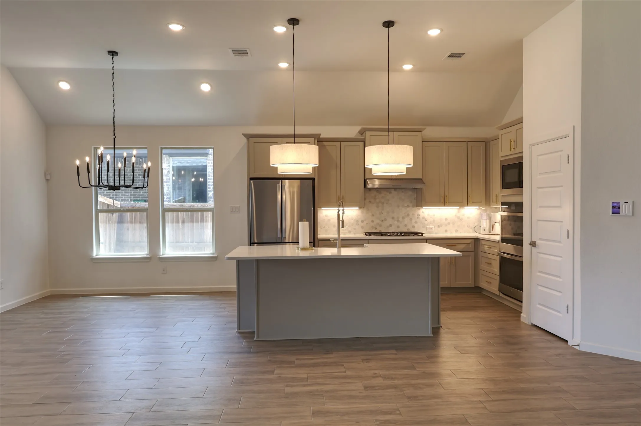 Single Family Residence For Sale in Collin County , 3111 Eagle Lane, Melissa, Texas 75454, 4 Bedroom, 3 Bathroom, 2 Garage spaces, 2,339 Sqft, built in 2021, mls#21297102, Real Estate Agent in Melissa, Homes For Sale in Collin county, Homes For Sale in Melissa, Realtor in Melissa Texas, Real Estate Brokerage Independent Realty Texas, Luminita Cordes Realtor