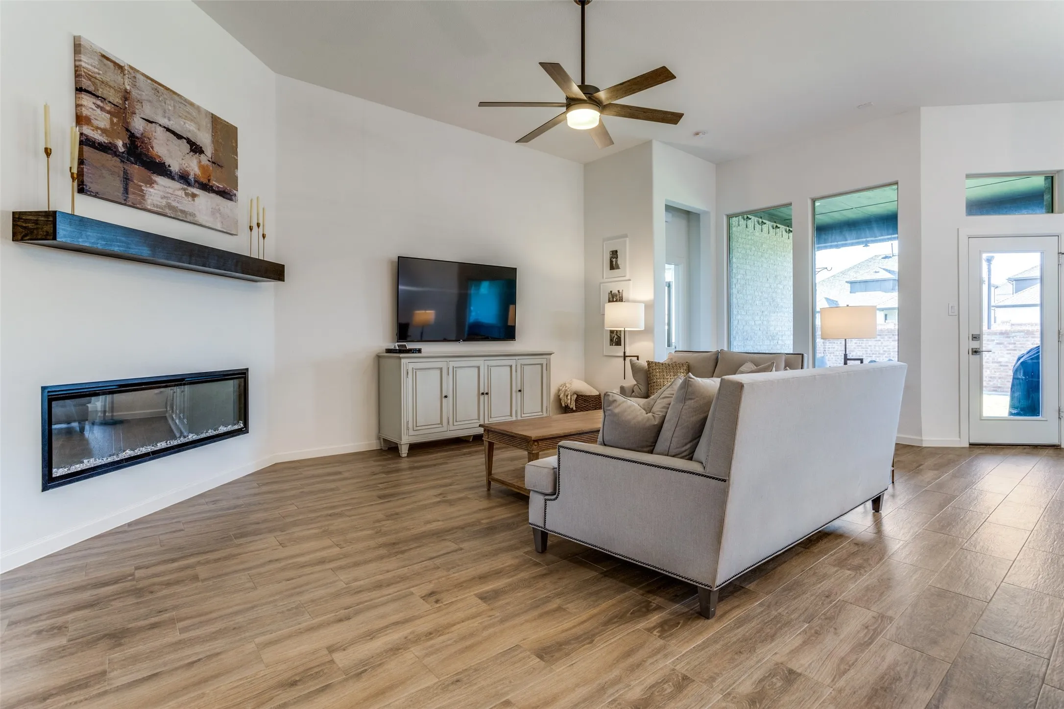 Single Family Residence For Sale in Collin County , 3111 Eagle Lane, Melissa, Texas 75454, 4 Bedroom, 3 Bathroom, 2 Garage spaces, 2,339 Sqft, built in 2021, mls#21297102, Real Estate Agent in Melissa, Homes For Sale in Collin county, Homes For Sale in Melissa, Realtor in Melissa Texas, Real Estate Brokerage Independent Realty Texas, Luminita Cordes Realtor