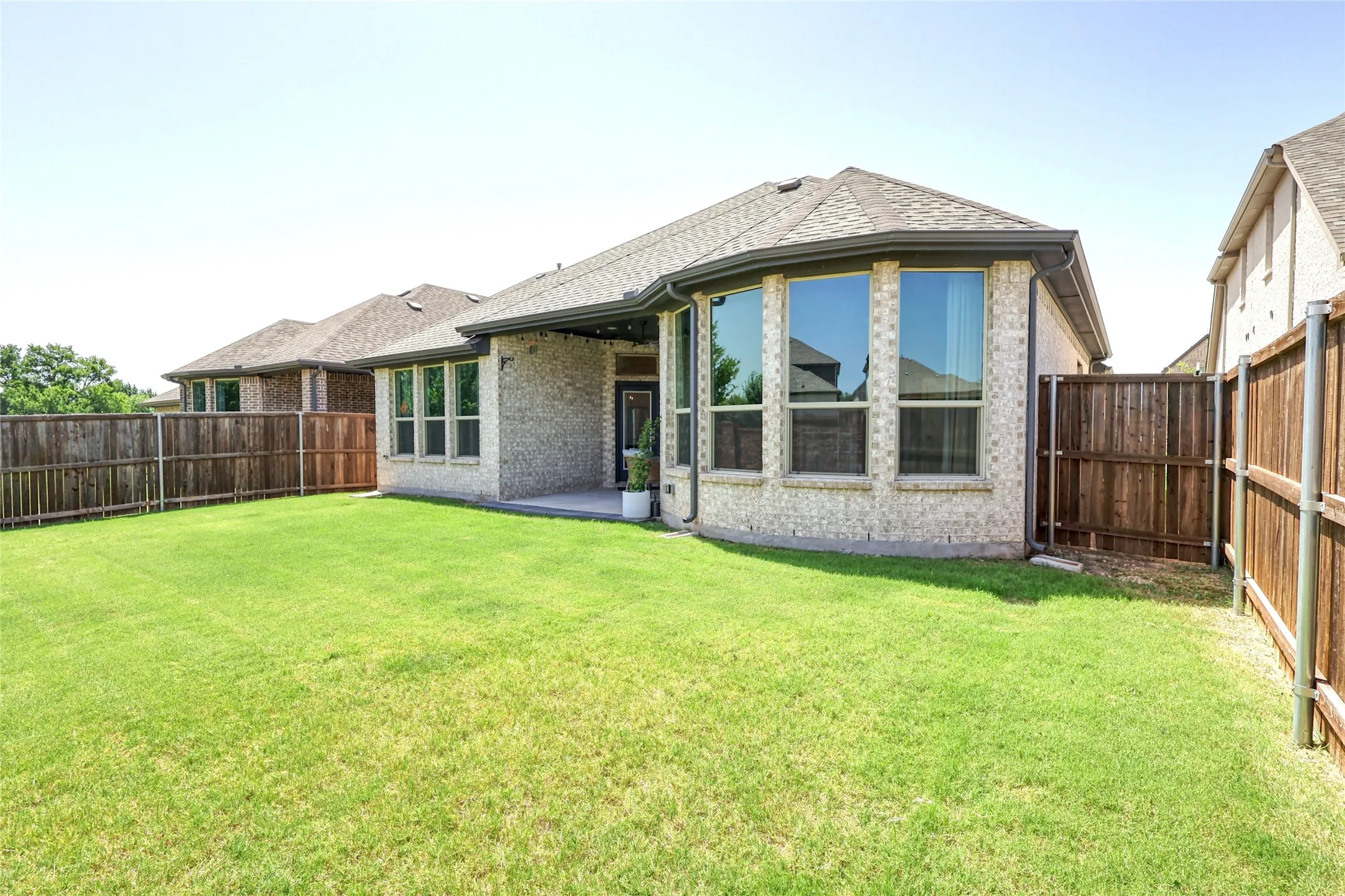 Single Family Residence For Sale in Collin County , 3111 Eagle Lane, Melissa, Texas 75454, 4 Bedroom, 3 Bathroom, 2 Garage spaces, 2,339 Sqft, built in 2021, mls#21297102, Real Estate Agent in Melissa, Homes For Sale in Collin county, Homes For Sale in Melissa, Realtor in Melissa Texas, Real Estate Brokerage Independent Realty Texas, Luminita Cordes Realtor