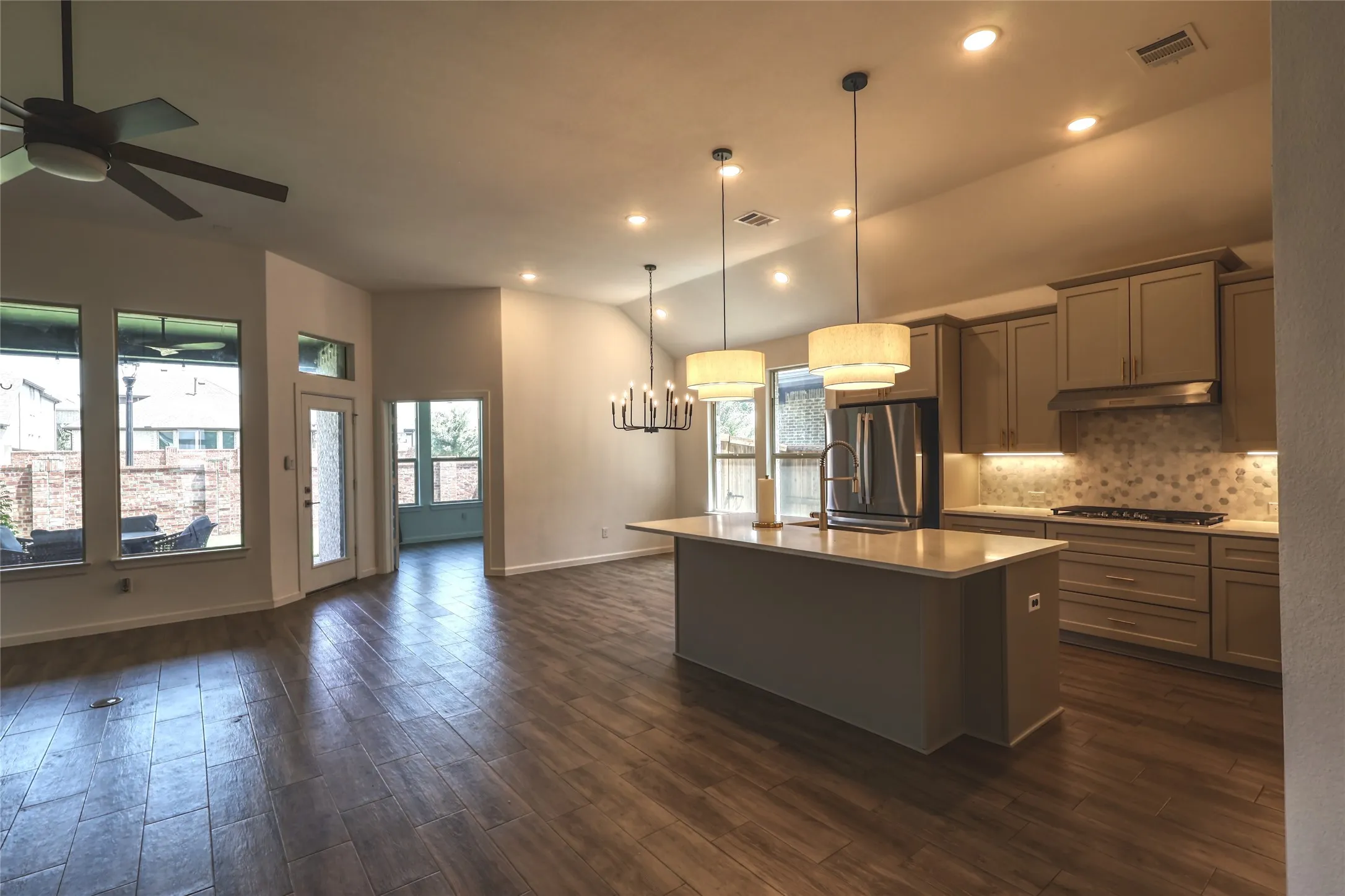 Single Family Residence For Sale in Collin County , 3111 Eagle Lane, Melissa, Texas 75454, 4 Bedroom, 3 Bathroom, 2 Garage spaces, 2,339 Sqft, built in 2021, mls#21297102, Real Estate Agent in Melissa, Homes For Sale in Collin county, Homes For Sale in Melissa, Realtor in Melissa Texas, Real Estate Brokerage Independent Realty Texas, Luminita Cordes Realtor