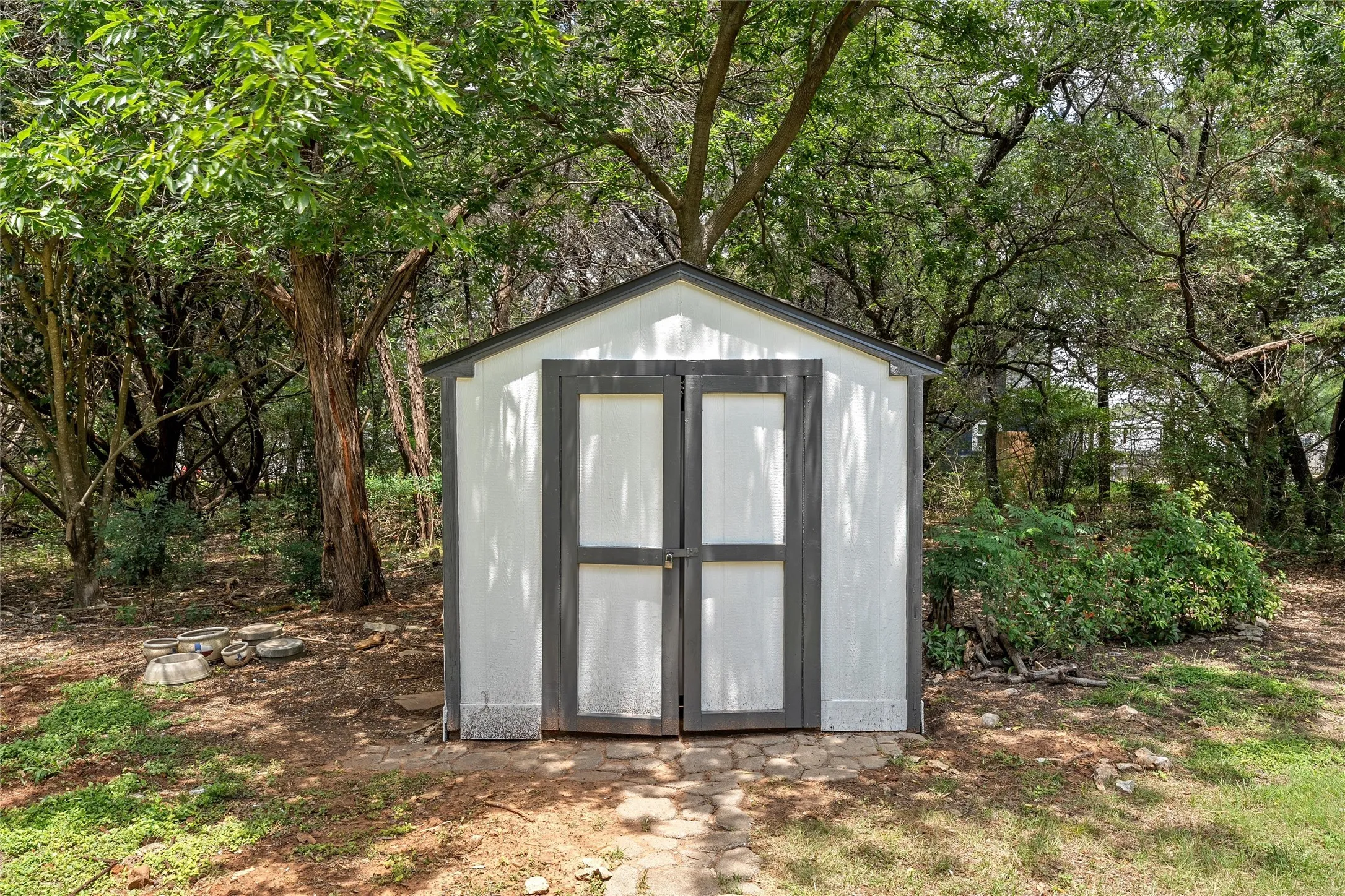 Single Family Residence For Sale in Mc Lennan County , 139 Cresthill Circle, Valley Mills, Texas 76689, 3 Bedroom, 2 Bathroom, Garage spaces, 1,260 Sqft, built in 1985, mls#21296171, Real Estate Agent in Valley Mills, Homes For Sale in Mc Lennan county, Homes For Sale in Valley Mills, Realtor in Valley Mills Texas, Real Estate Brokerage Independent Realty Texas, Luminita Cordes Realtor