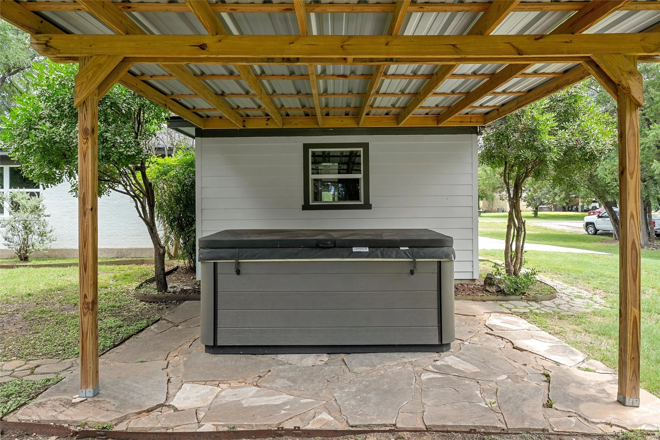 Single Family Residence For Sale in Mc Lennan County , 139 Cresthill Circle, Valley Mills, Texas 76689, 3 Bedroom, 2 Bathroom, Garage spaces, 1,260 Sqft, built in 1985, mls#21296171, Real Estate Agent in Valley Mills, Homes For Sale in Mc Lennan county, Homes For Sale in Valley Mills, Realtor in Valley Mills Texas, Real Estate Brokerage Independent Realty Texas, Luminita Cordes Realtor