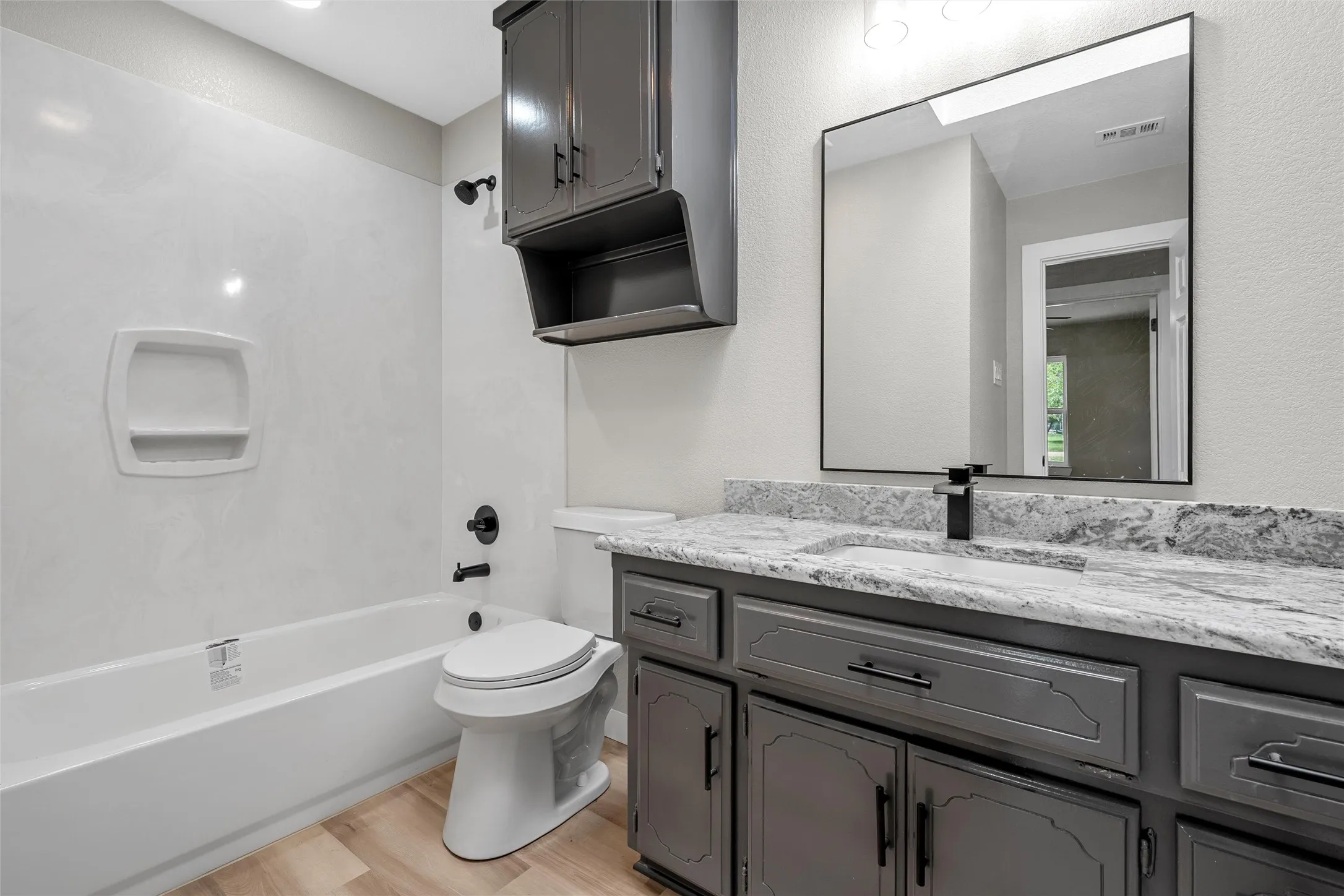 Single Family Residence For Sale in Mc Lennan County , 139 Cresthill Circle, Valley Mills, Texas 76689, 3 Bedroom, 2 Bathroom, Garage spaces, 1,260 Sqft, built in 1985, mls#21296171, Real Estate Agent in Valley Mills, Homes For Sale in Mc Lennan county, Homes For Sale in Valley Mills, Realtor in Valley Mills Texas, Real Estate Brokerage Independent Realty Texas, Luminita Cordes Realtor