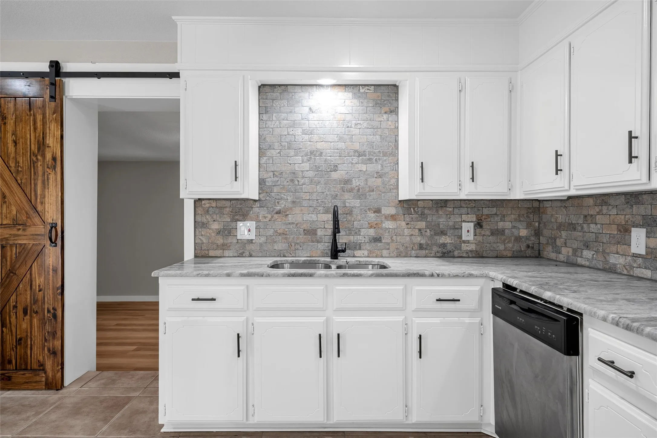 Single Family Residence For Sale in Mc Lennan County , 139 Cresthill Circle, Valley Mills, Texas 76689, 3 Bedroom, 2 Bathroom, Garage spaces, 1,260 Sqft, built in 1985, mls#21296171, Real Estate Agent in Valley Mills, Homes For Sale in Mc Lennan county, Homes For Sale in Valley Mills, Realtor in Valley Mills Texas, Real Estate Brokerage Independent Realty Texas, Luminita Cordes Realtor