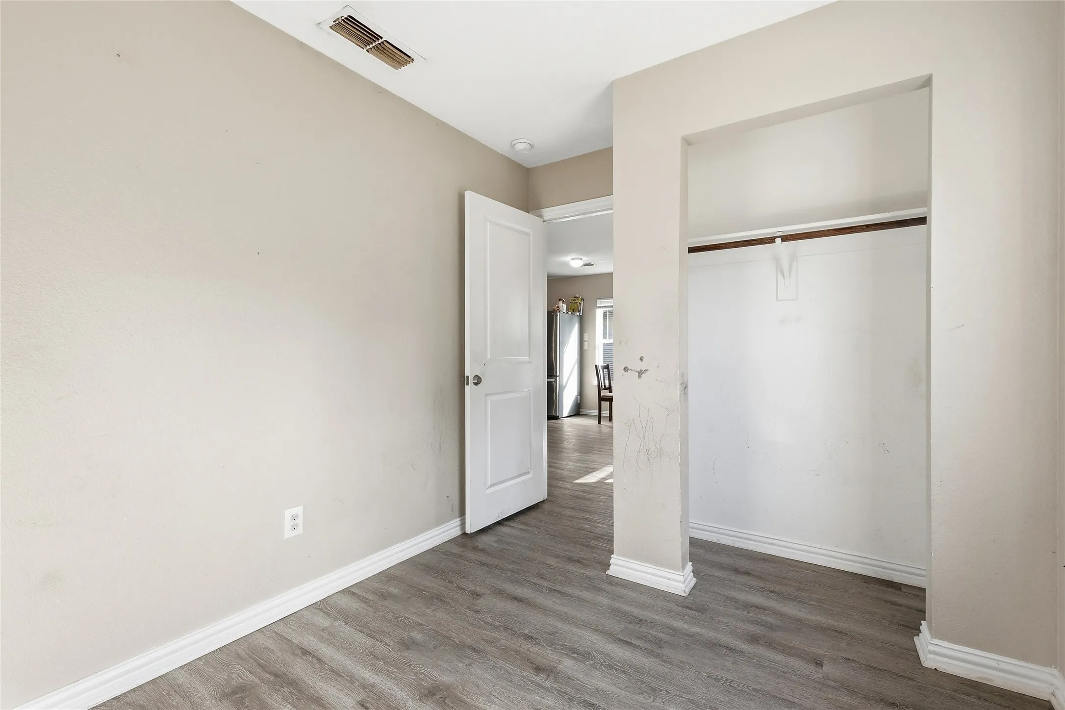 Single Family Residence For Sale in Dallas County , 2826 Marburg Street, Dallas, Texas 75215, 3 Bedroom, 1 Bathroom, Garage spaces, 783 Sqft, built in 2019, mls#21296589, Real Estate Agent in Dallas, Homes For Sale in Dallas county, Homes For Sale in Dallas, Realtor in Dallas Texas, Real Estate Brokerage Independent Realty Texas, Luminita Cordes Realtor