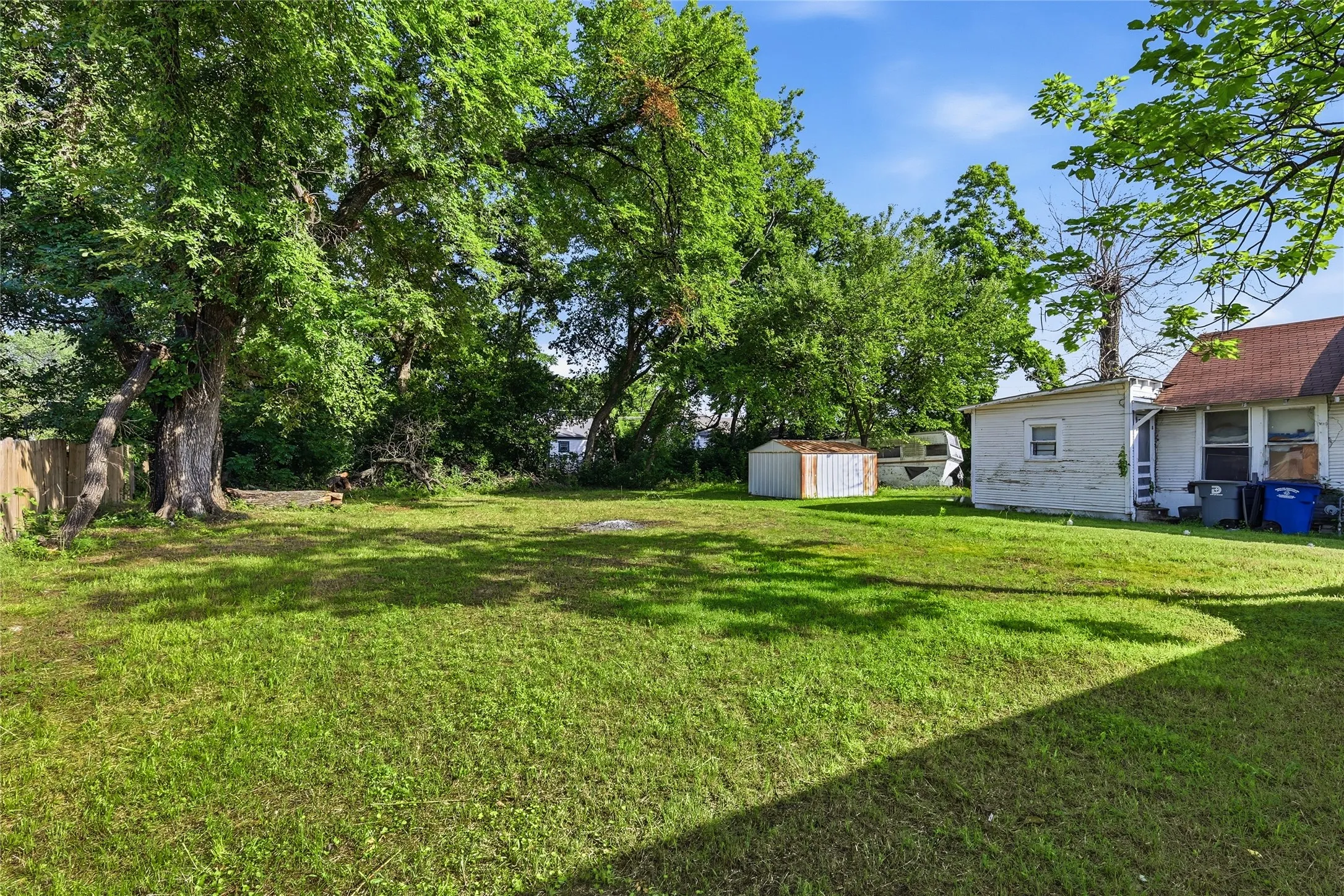 Single Family Residence For Sale in Dallas County , 2826 Marburg Street, Dallas, Texas 75215, 3 Bedroom, 1 Bathroom, Garage spaces, 783 Sqft, built in 2019, mls#21296589, Real Estate Agent in Dallas, Homes For Sale in Dallas county, Homes For Sale in Dallas, Realtor in Dallas Texas, Real Estate Brokerage Independent Realty Texas, Luminita Cordes Realtor